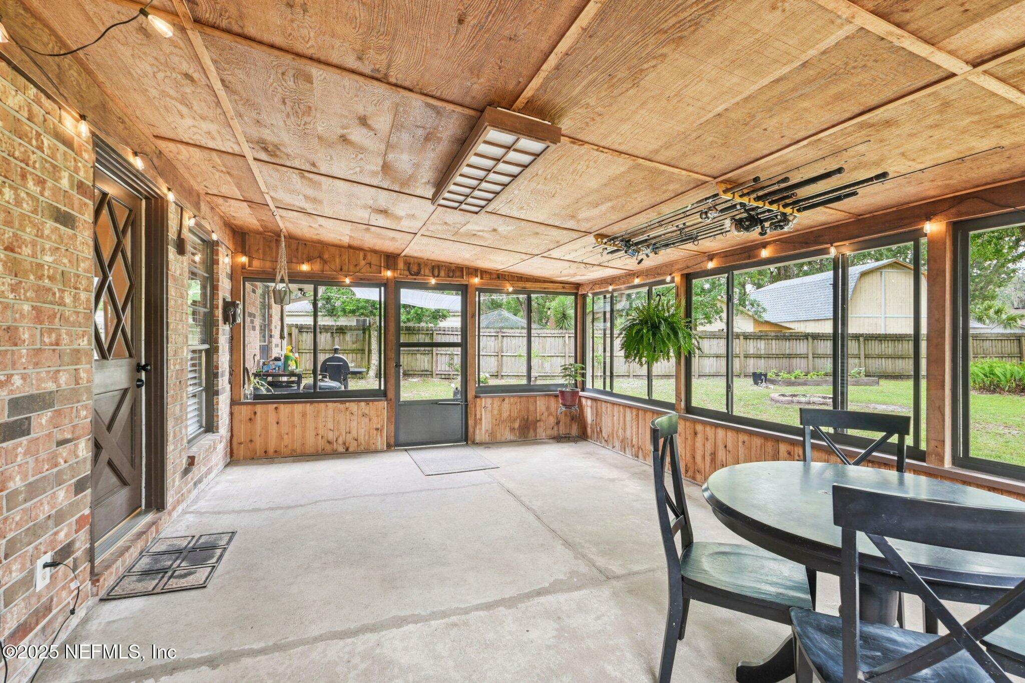 Property Photo: 884 Live Oak Lane FL 32003