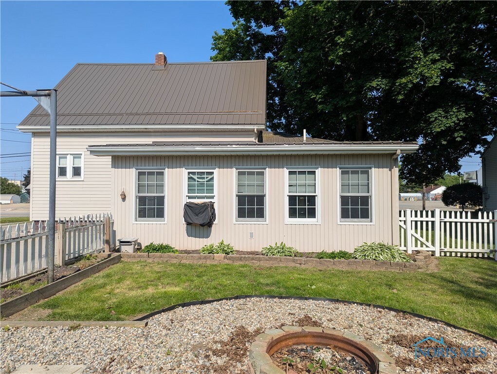 Property Photo: 443 N Michigan Avenue OH 43517