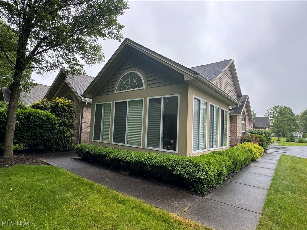 Property Photo: 1303 Willow Brook Drive NE OH 44483