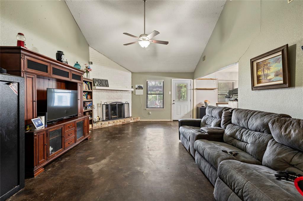 Property Photo: 121 E Santa Anna Drive TX 76706