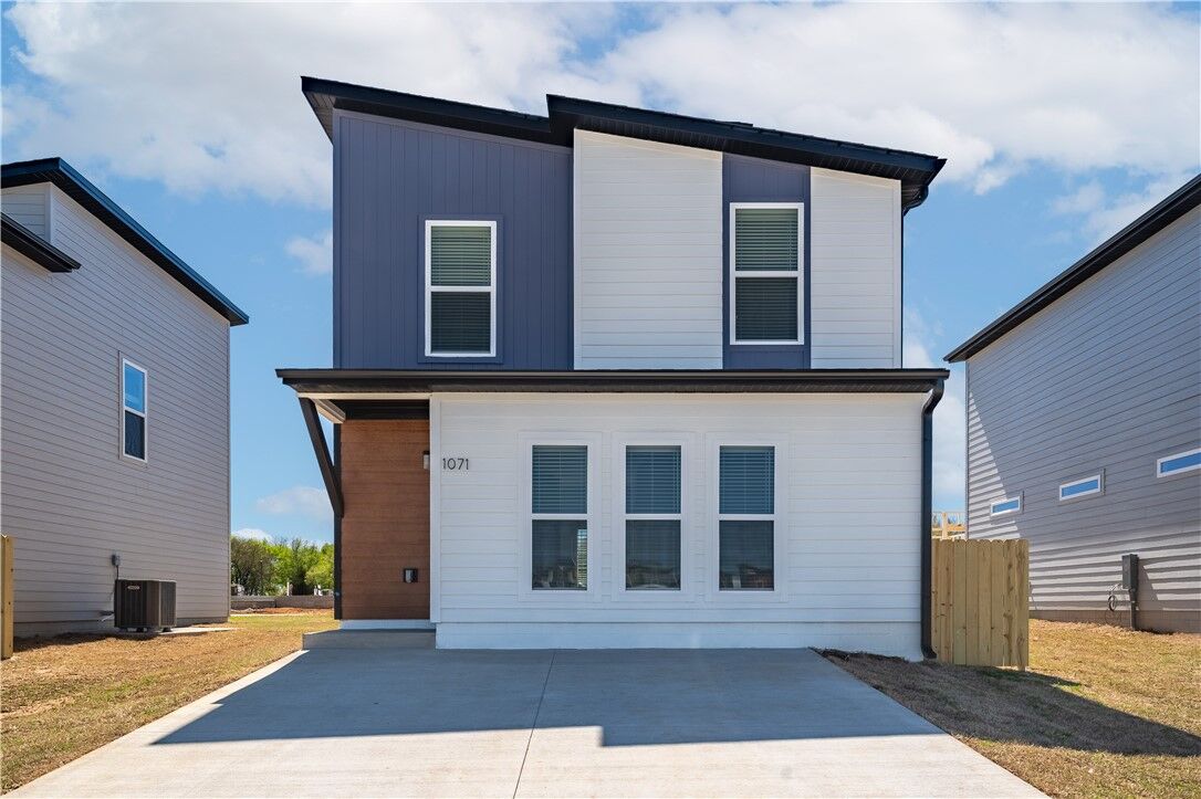 Property Photo:  1071 Kentucky Avenue  AR 72713 