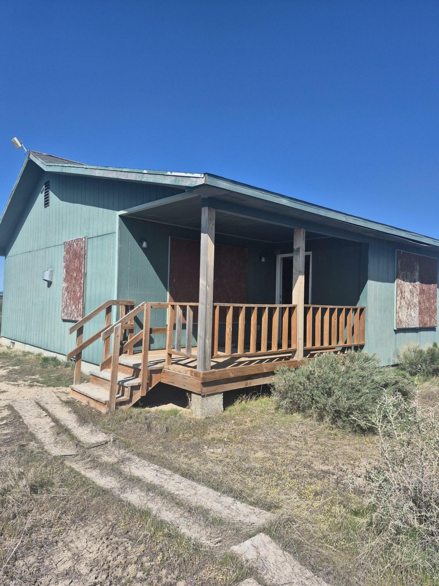 Property Photo: 61371 Five Acre Road OR 97641