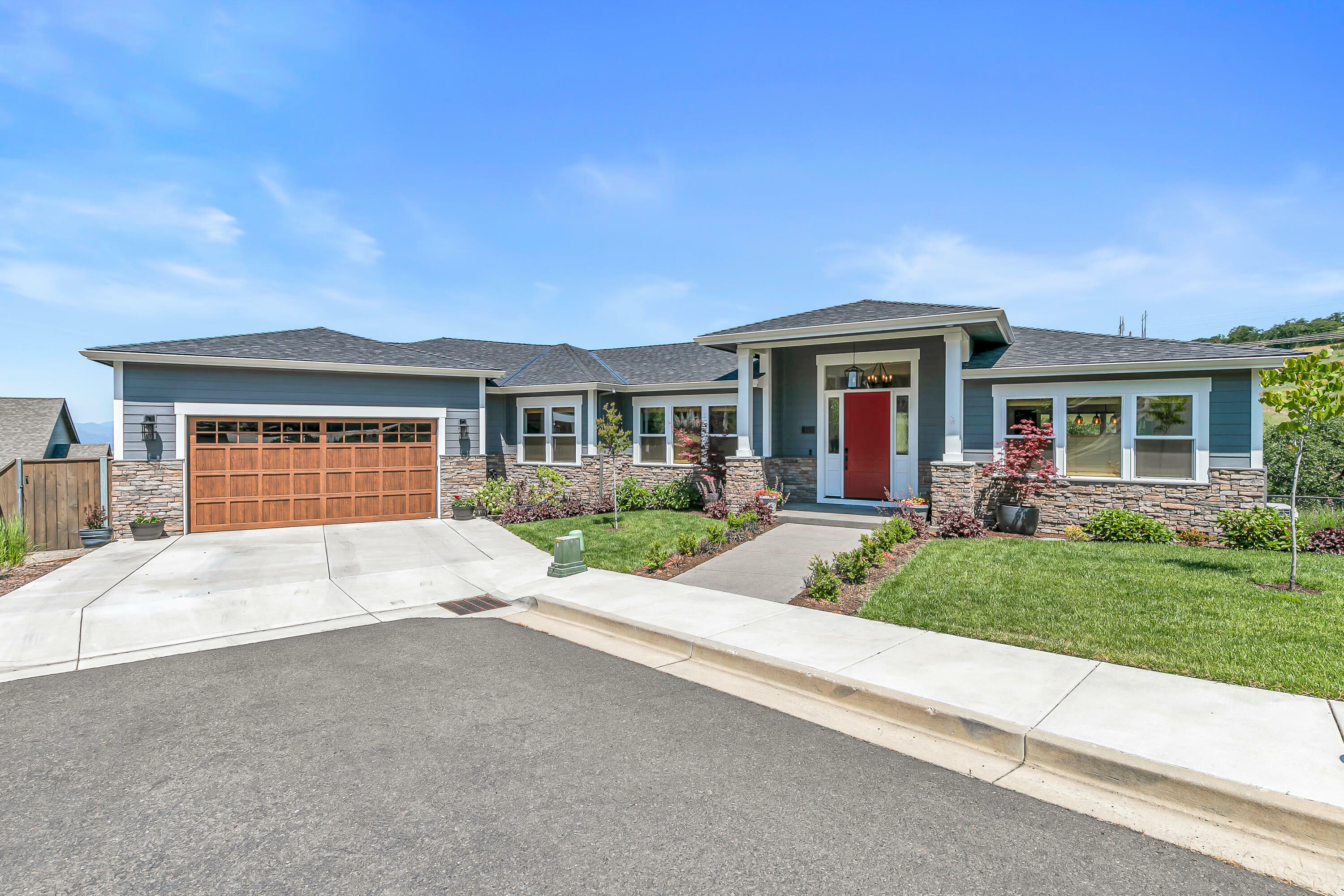 141 Sorrento Lane  Medford OR 97504 photo
