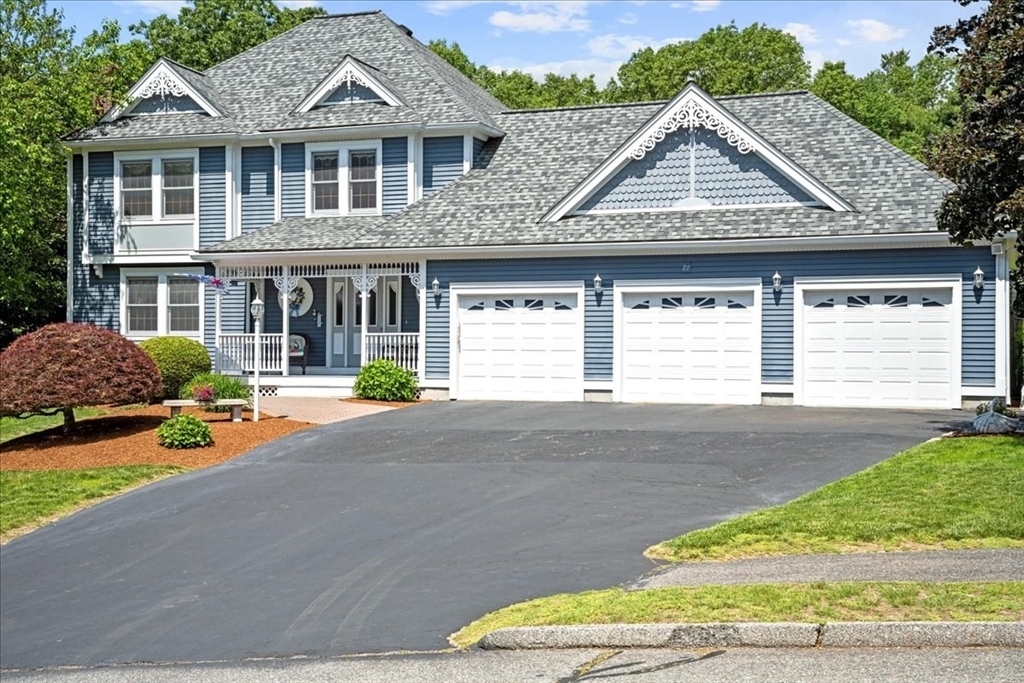 Property Photo: 27 Crestview Dr MA 01569