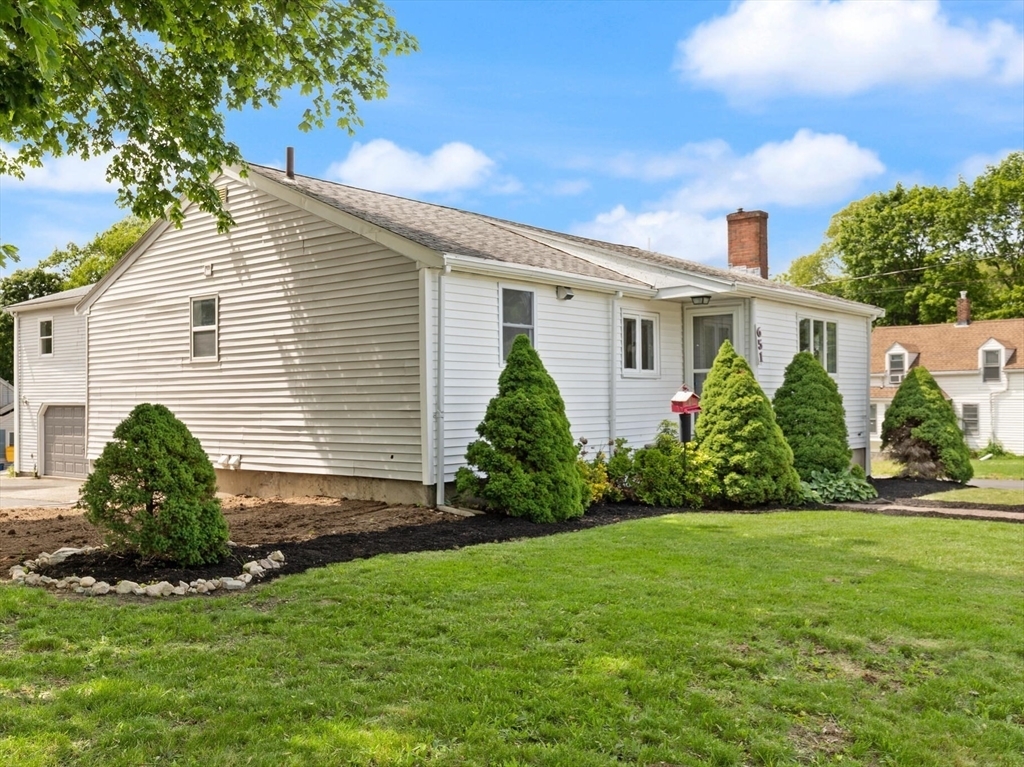651 S Main St  Randolph MA 02368 photo