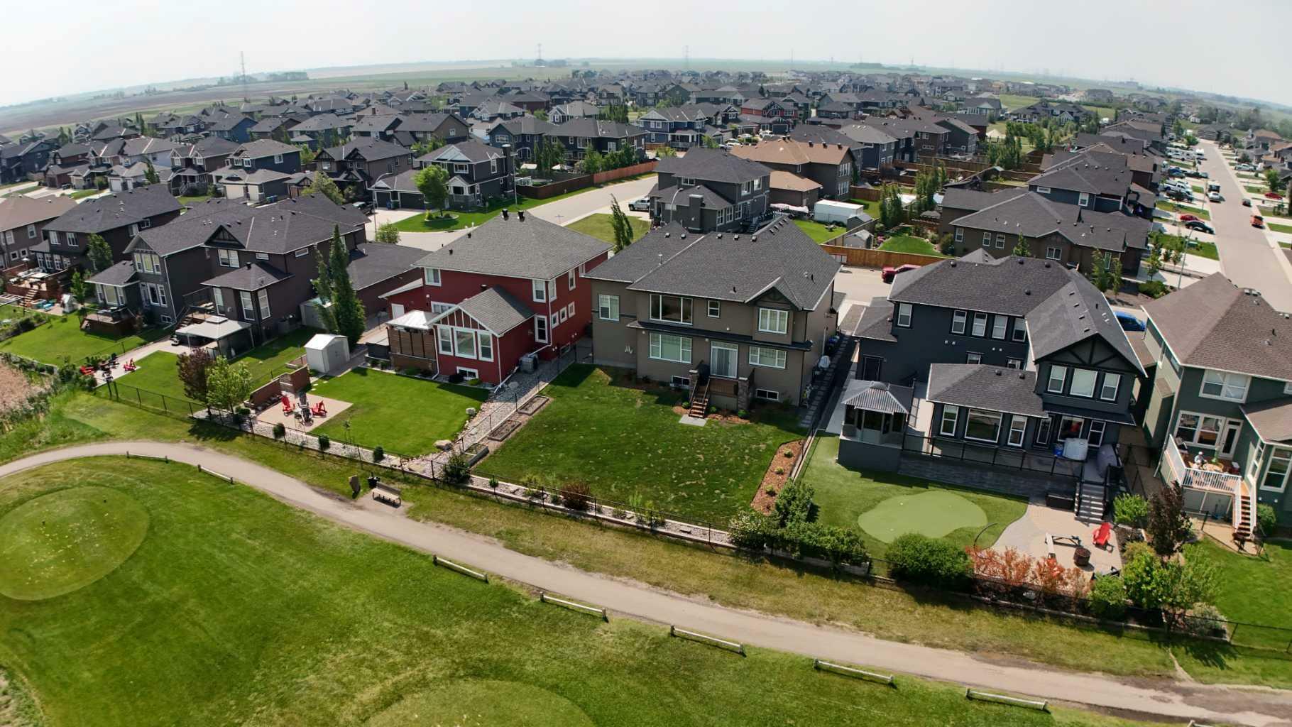 Property Photo:  312 Boulder Creek Crescent SE  AB T0J 1X3 