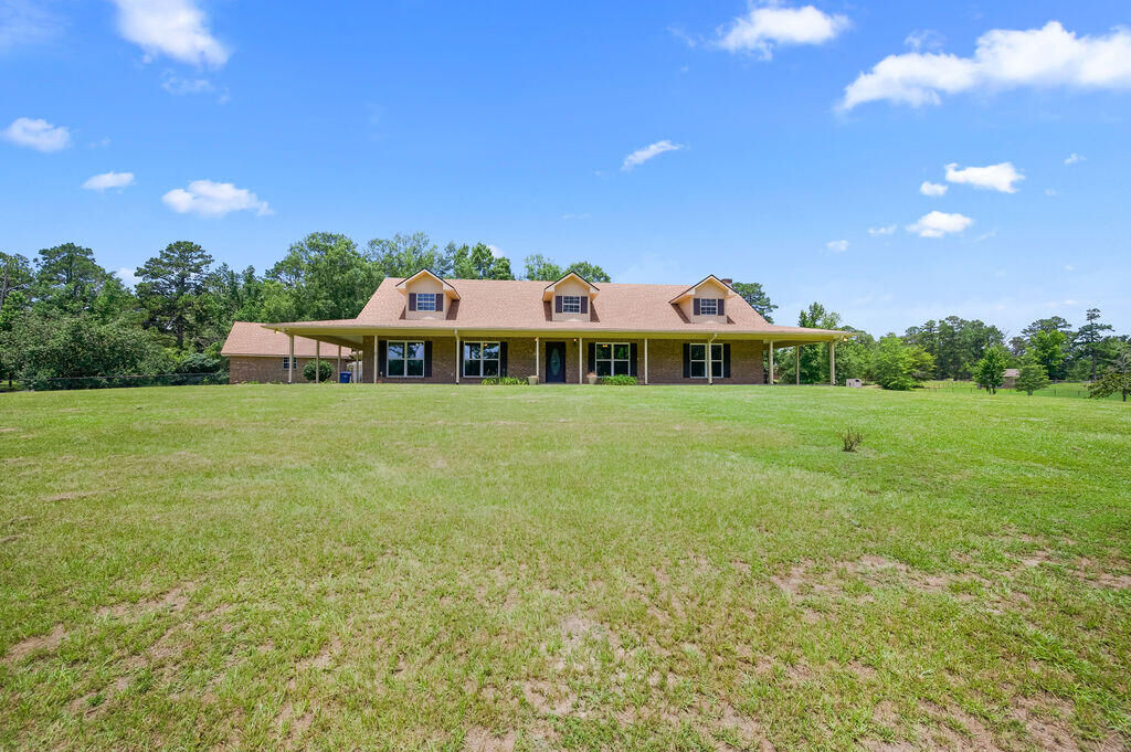 Property Photo: 115 St James Drive LA 71466