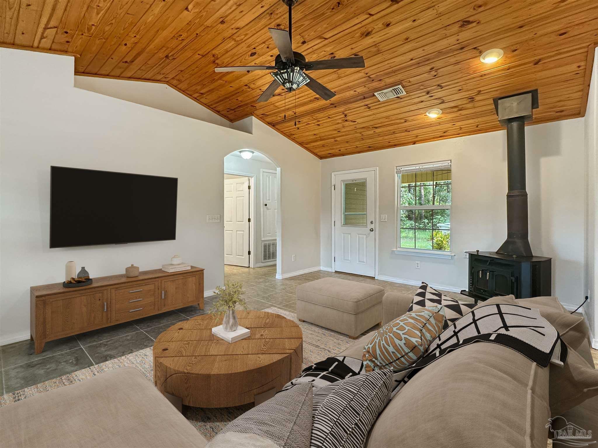 Property Photo: 1150 Fleming Bridge Rd FL 32570