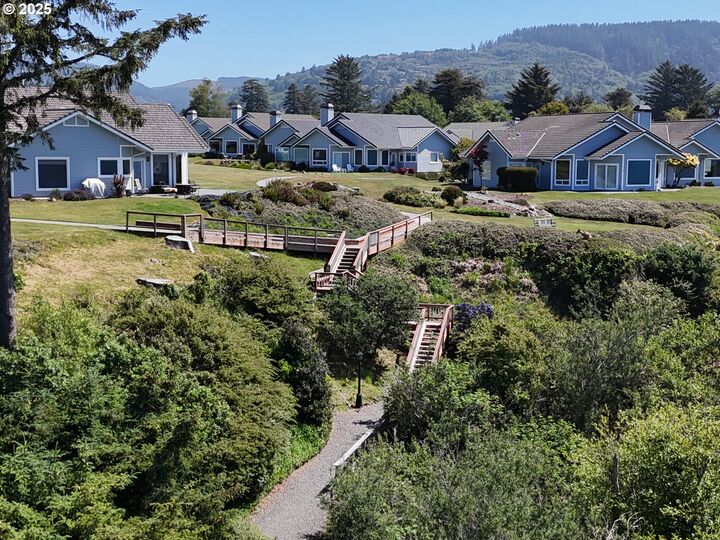 Property Photo: 210 Schooner Bay Dr OR 97415