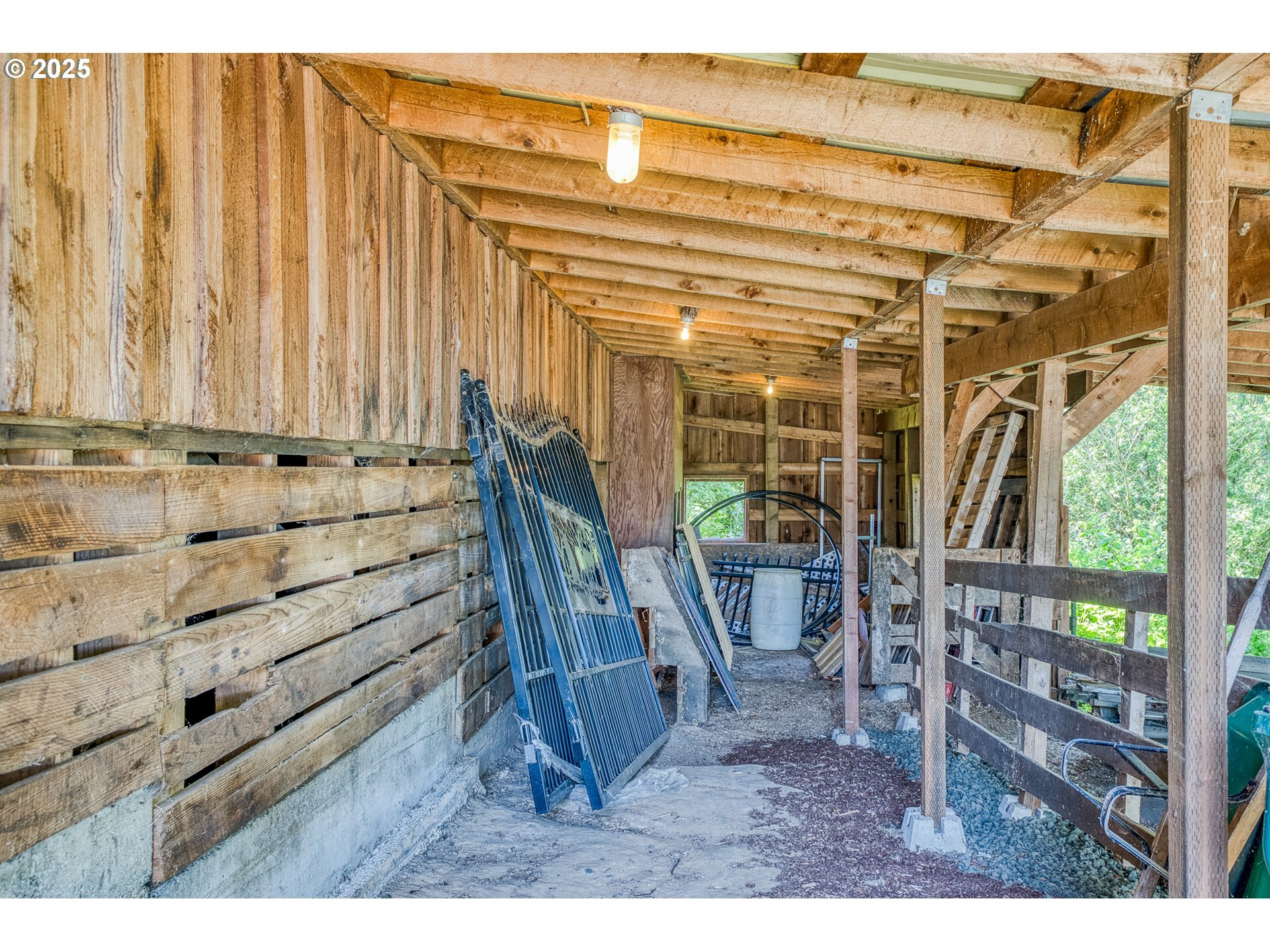 Property Photo: 203 N Birch St OR 97423