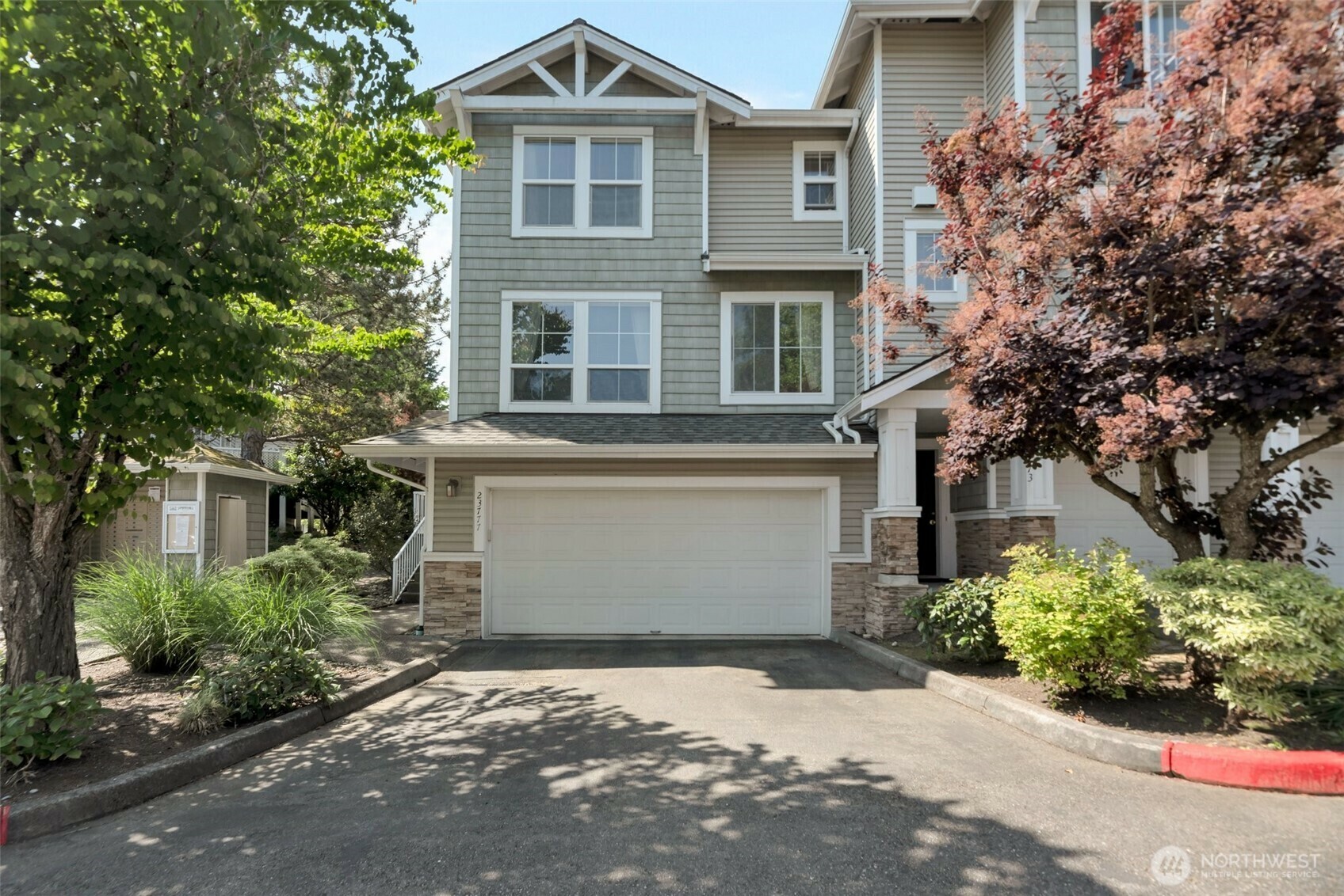 Property Photo: 23777 SE 52nd Lane WA 98029