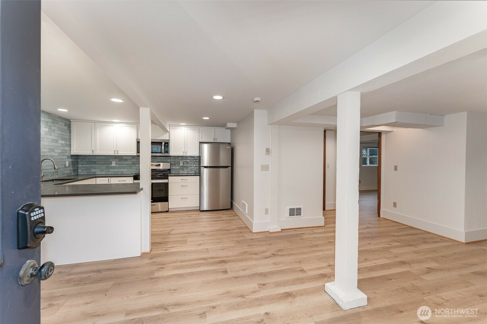 Property Photo: 5523 Woodlawn Avenue N WA 98103
