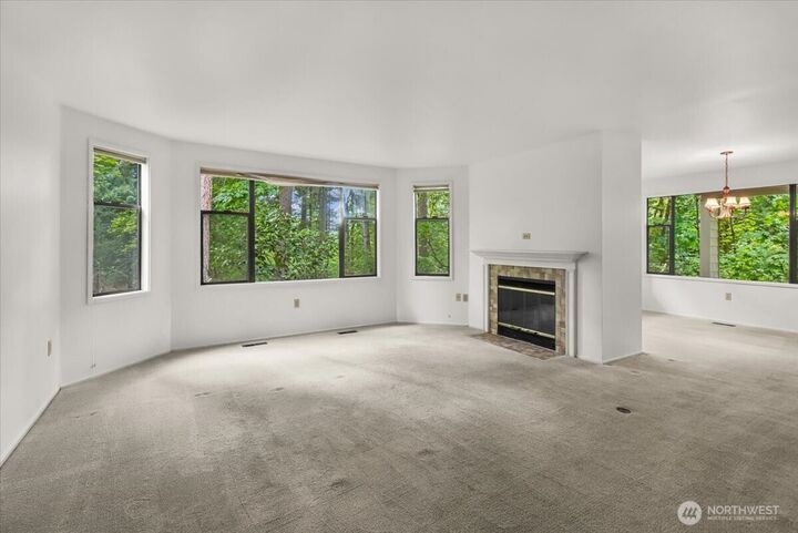 Property Photo: 4071 220th Place SE WA 98029