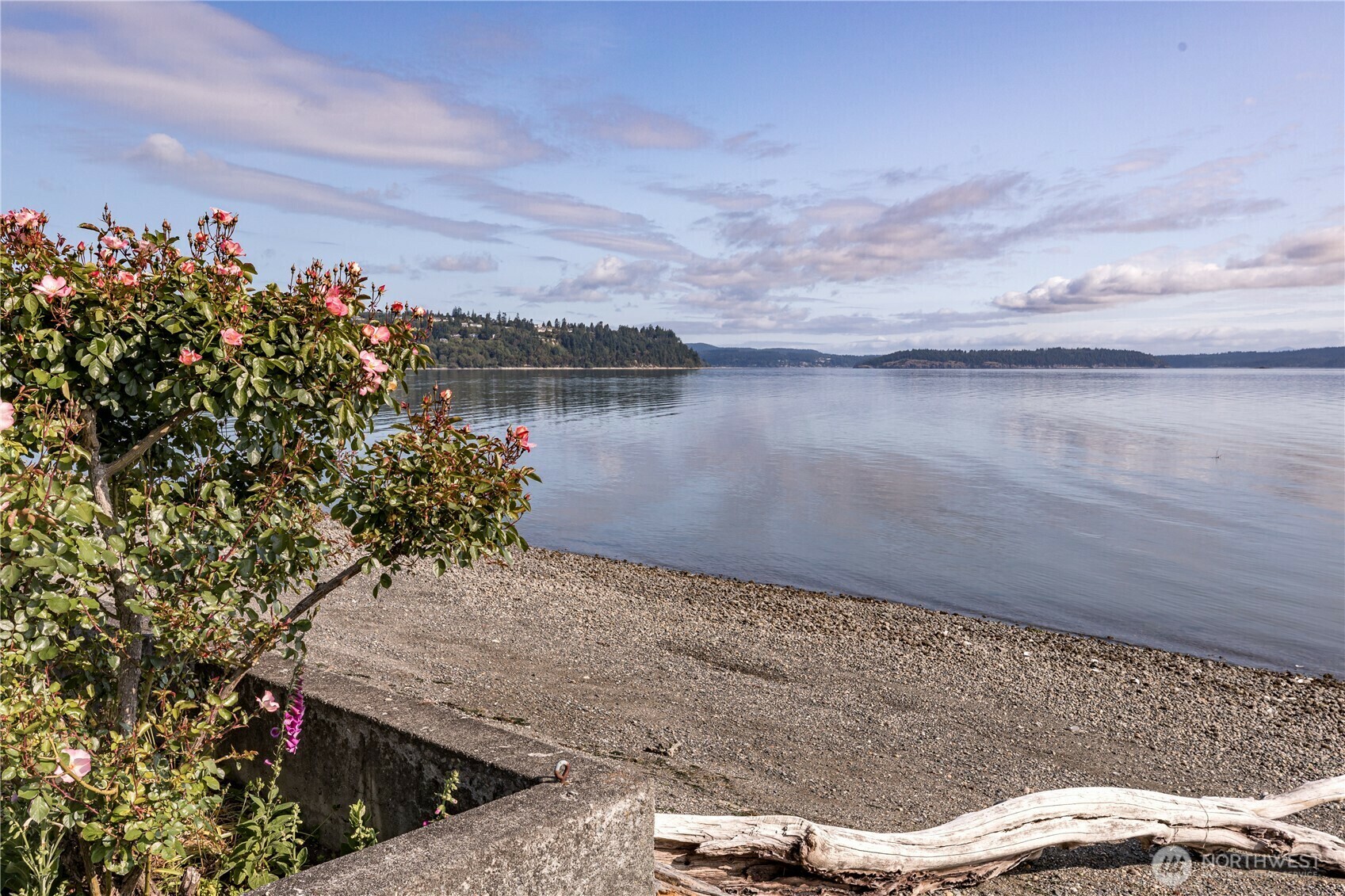 Property Photo: 817 Shorecrest Drive WA 98277