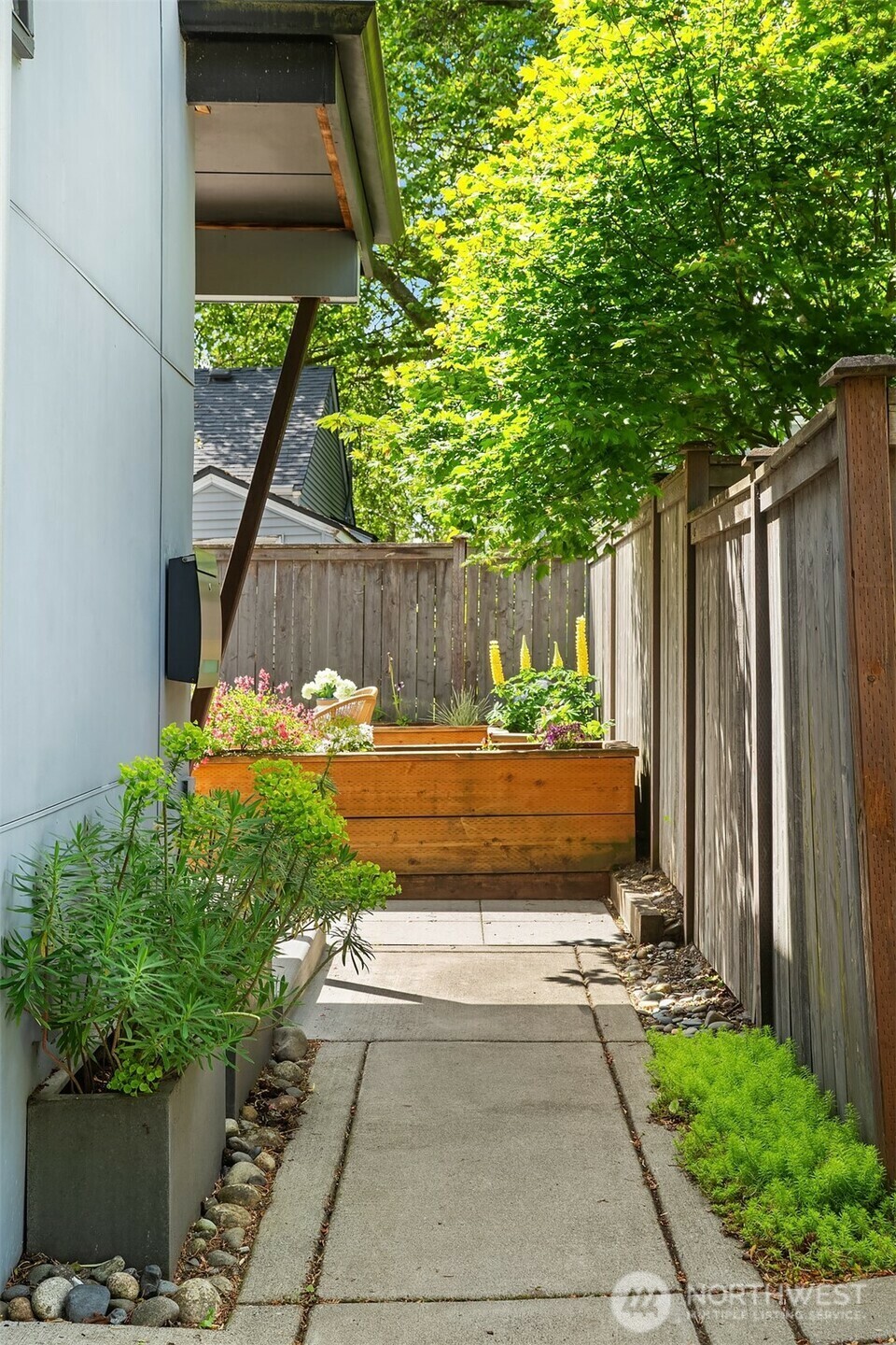 Property Photo:  1617 NW 83rd Street  WA 98117 