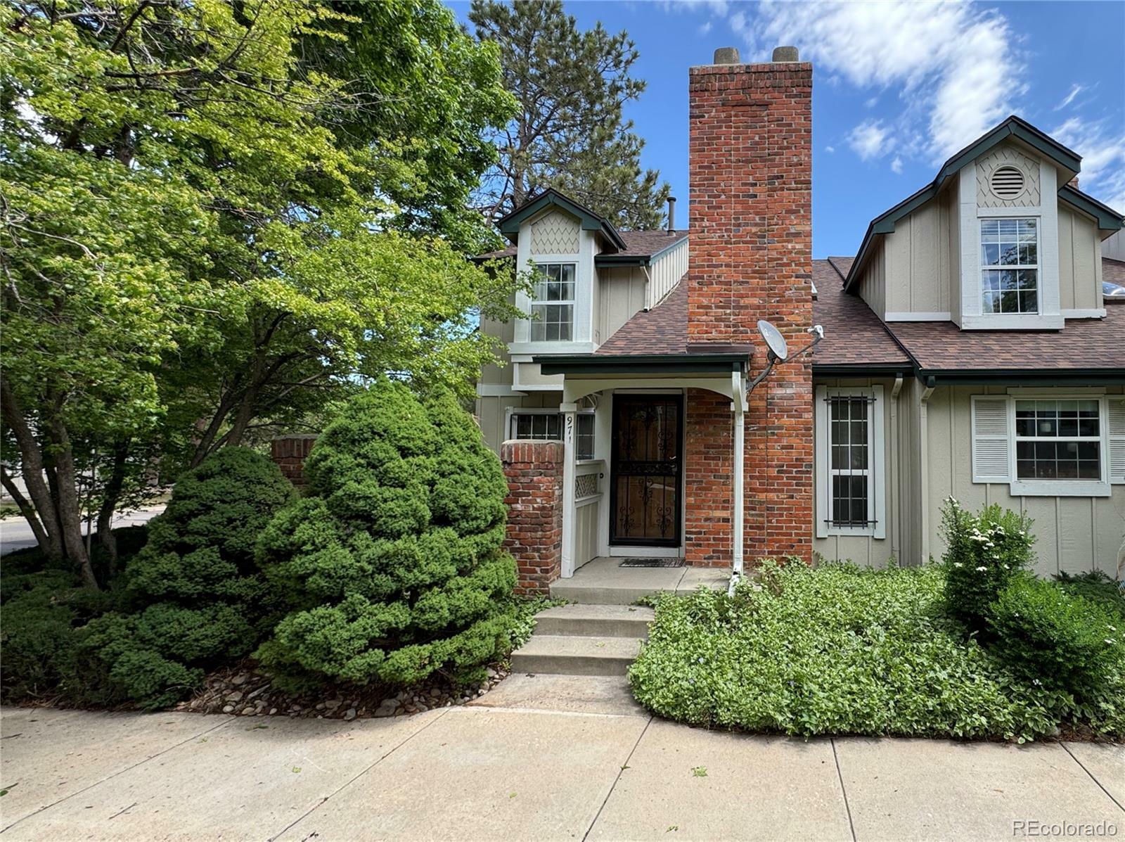 Property Photo:  971 S Evanston Circle  CO 80012 
