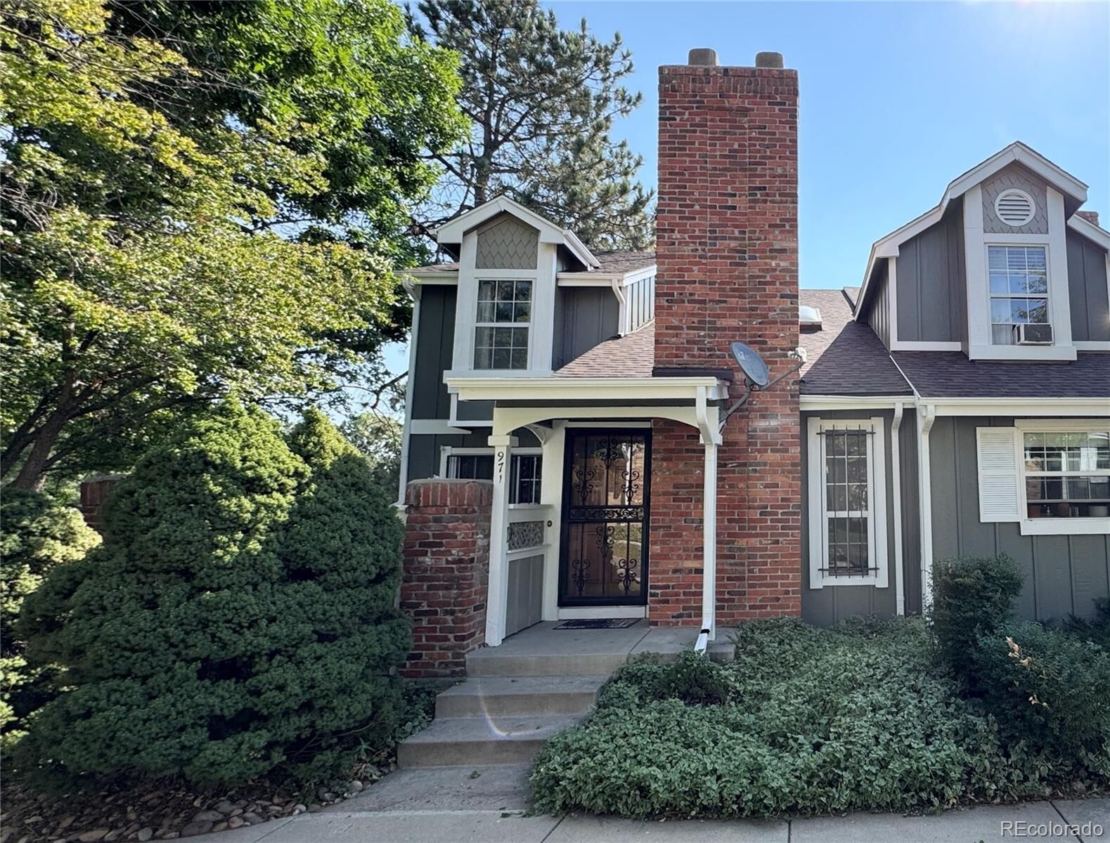 Property Photo: 971 S Evanston Circle CO 80012