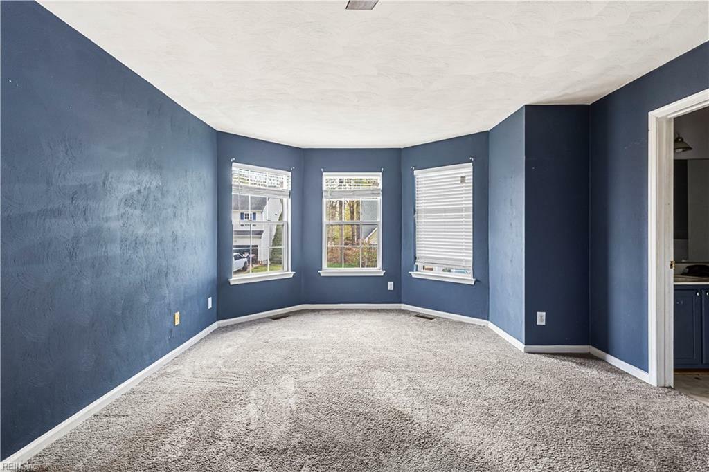 Property Photo: 115 View Pointe Dr VA 23603