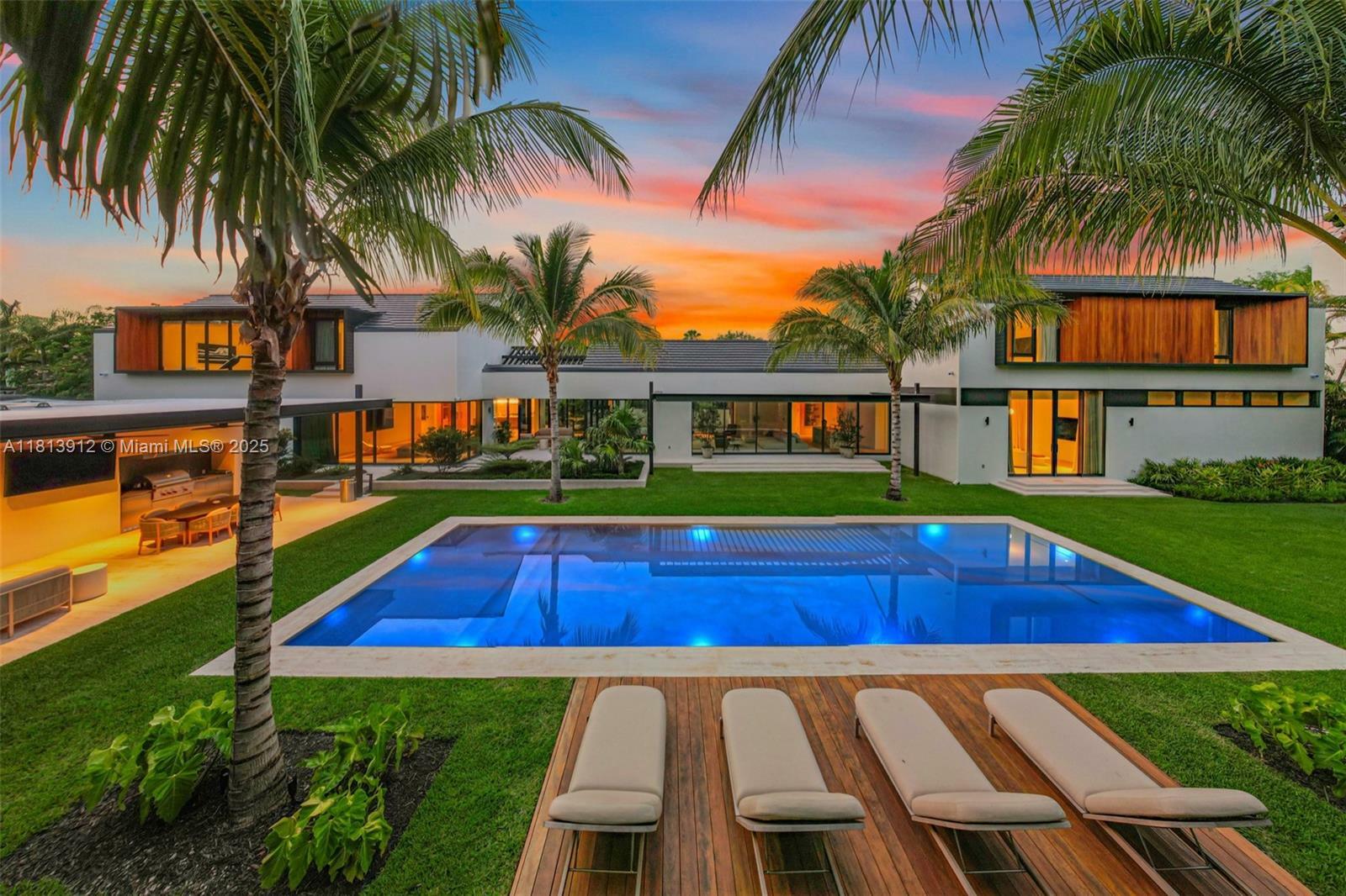 Property Photo: 4820 SW 86th Ter FL 33143