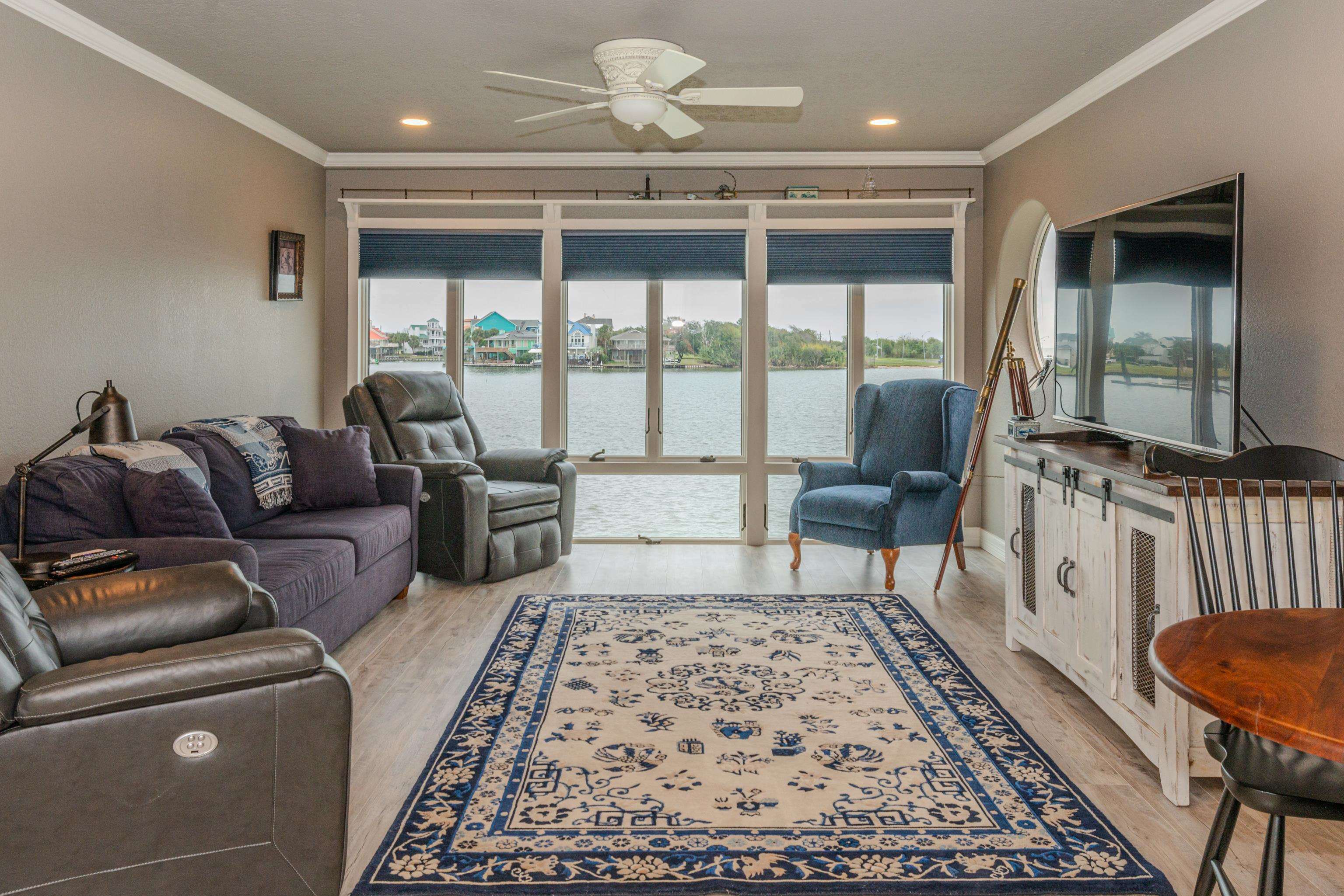 Property Photo: 580 Pleasure Island TX 77640