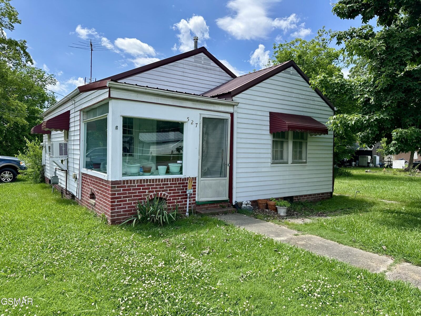 Property Photo:  527 Paine Street  TN 37862 