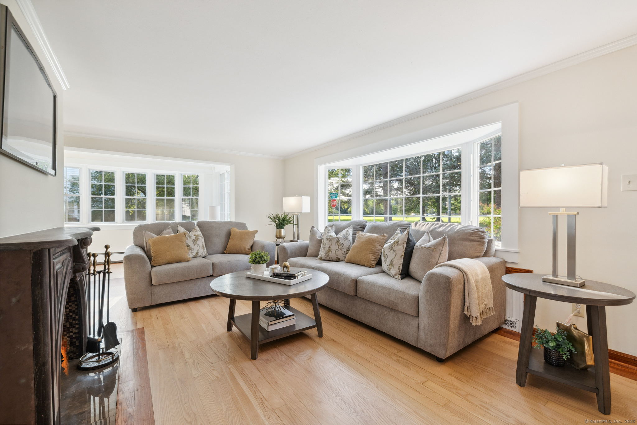 Property Photo: 1693 Asylum Avenue CT 06117