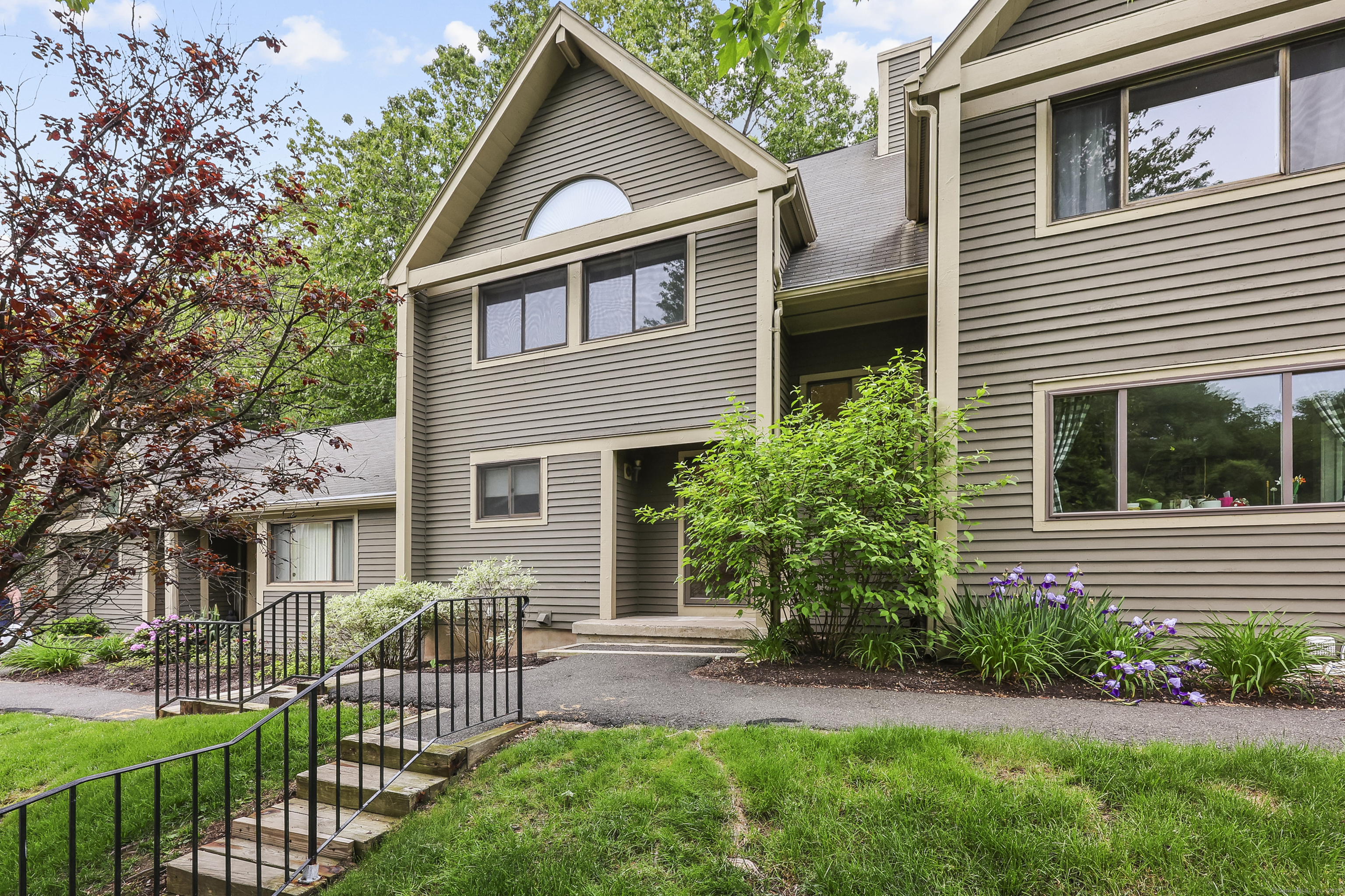 Property Photo: 3 River Mead 3 CT 06001