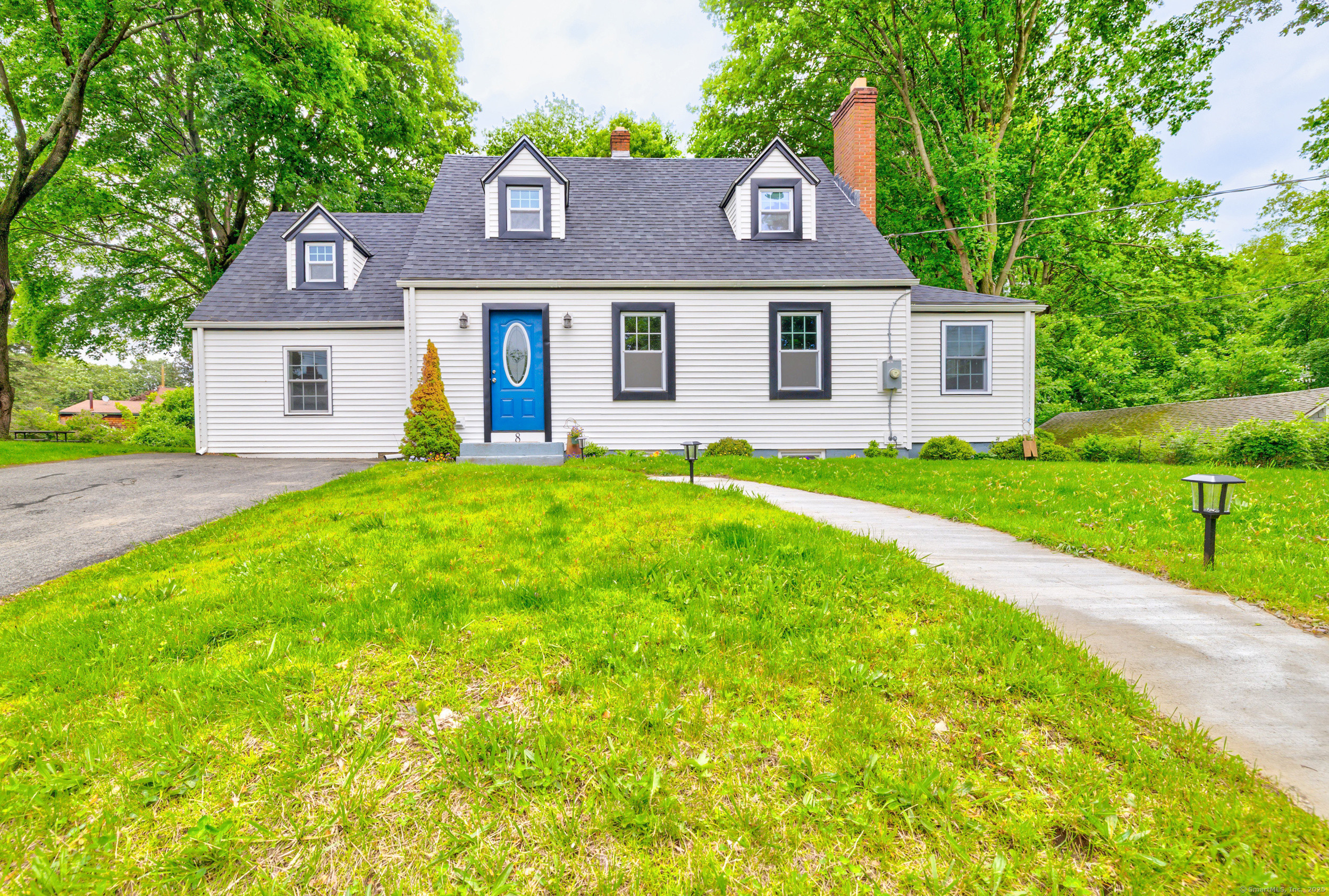 Property Photo: 8 Wild Rose Place CT 06385
