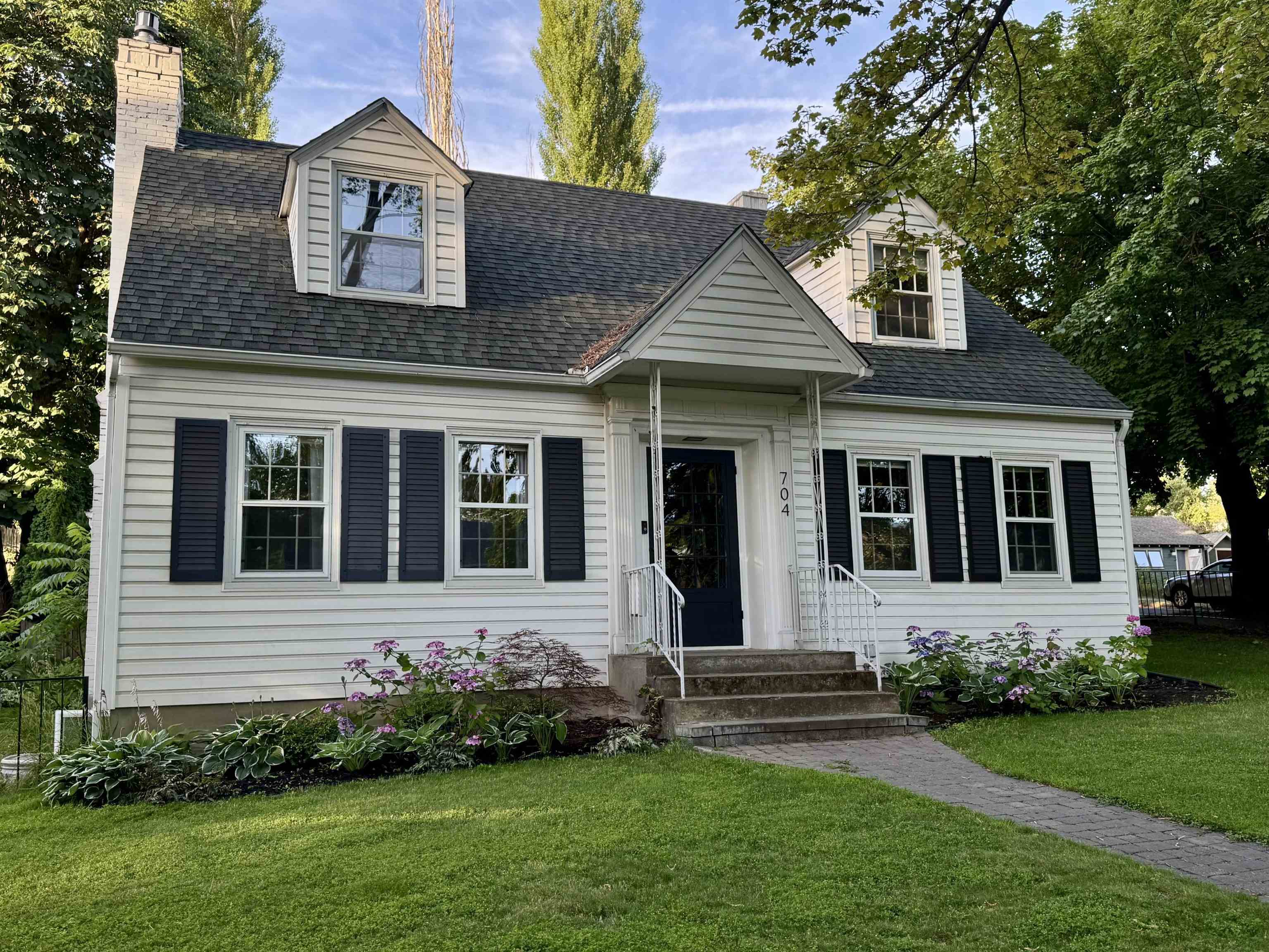 Property Photo: 704 E 20th Ave WA 99203