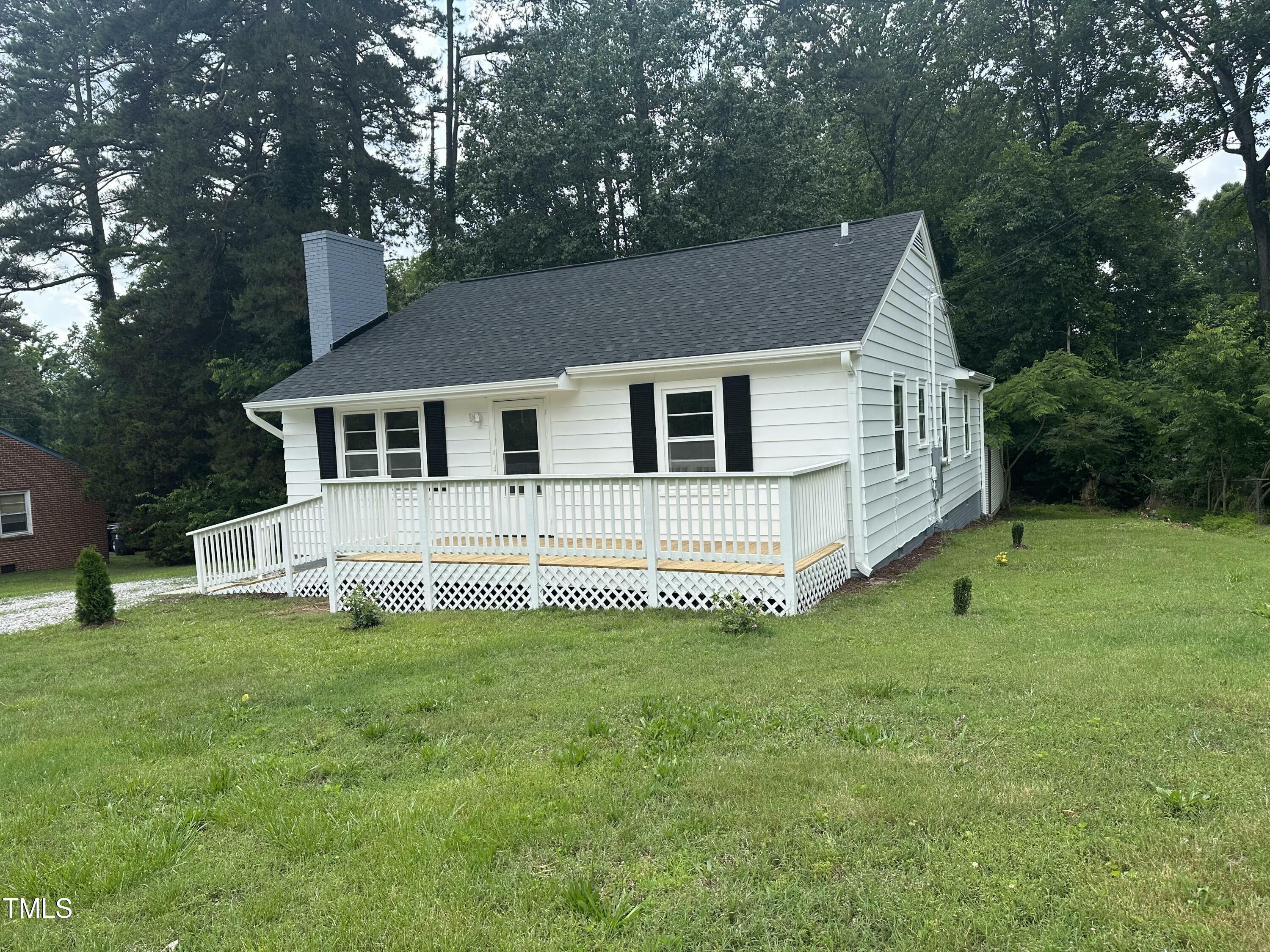 Property Photo: 902 Roanoke Avenue NC 27536