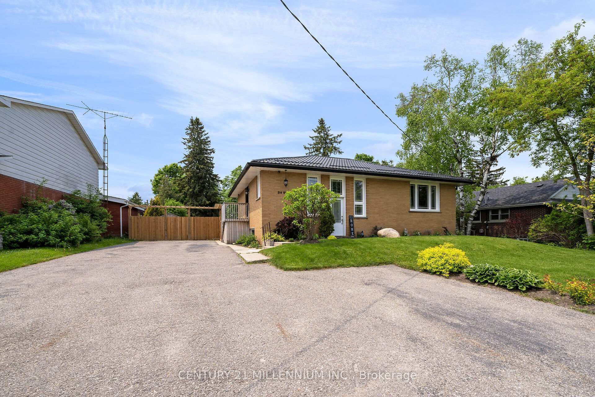 Property Photo: 214 Daniel Street ON N0B 1T0