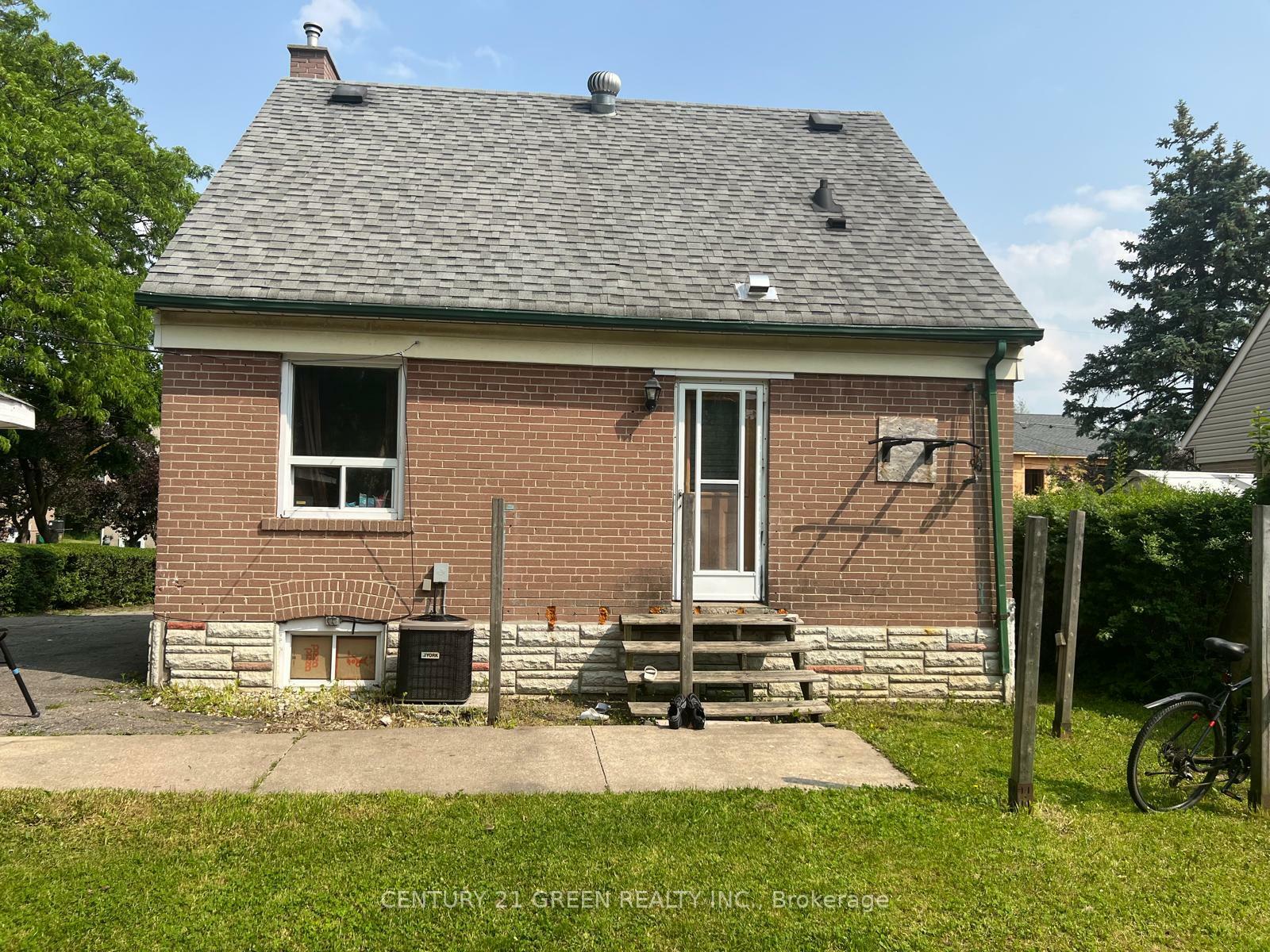 Photo de la propriété:  70 McCaul Street  ON L6V 1J3 