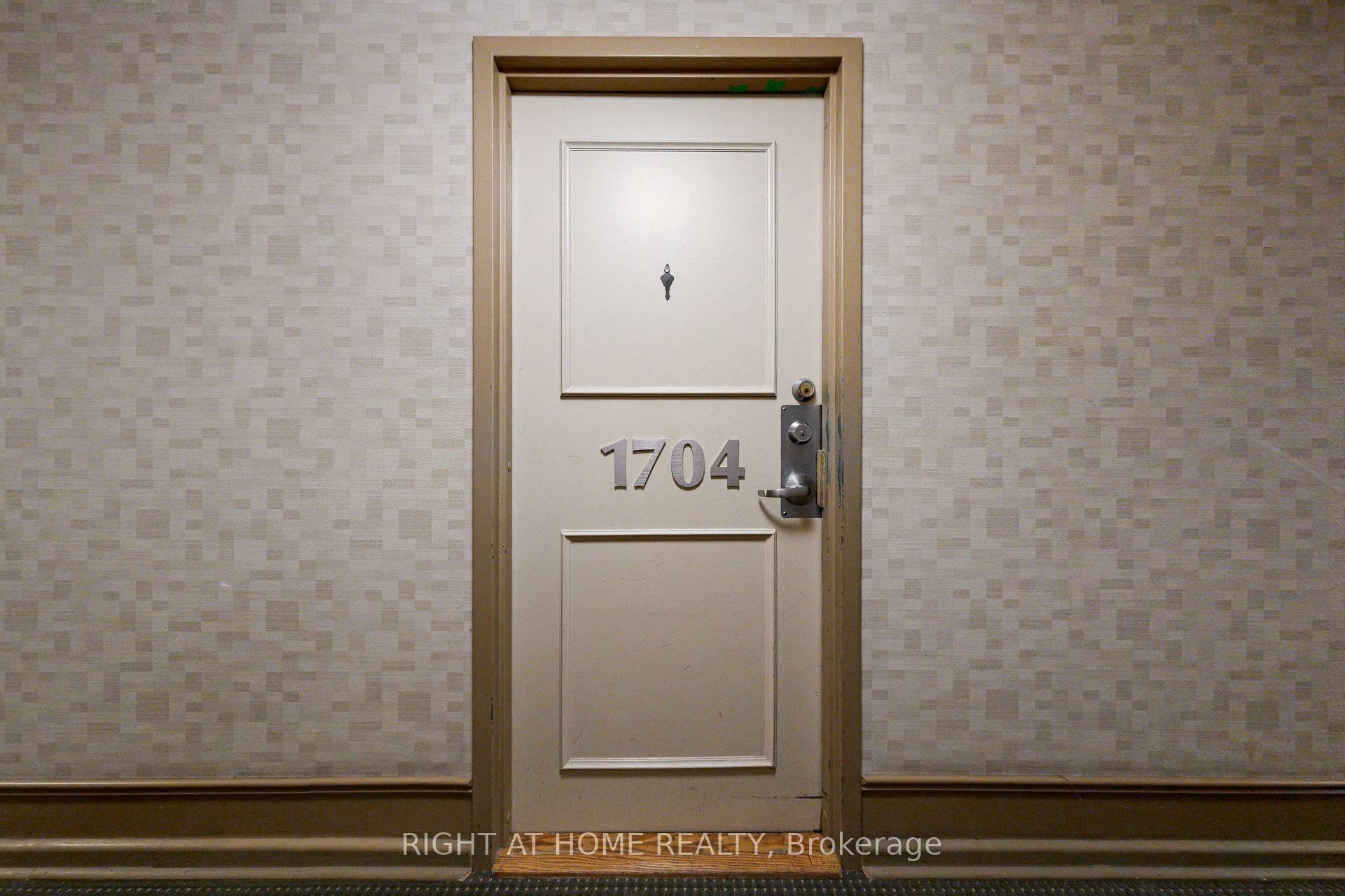 Property Photo: 735 Don Mills Road 1704 ON M3C 1T1