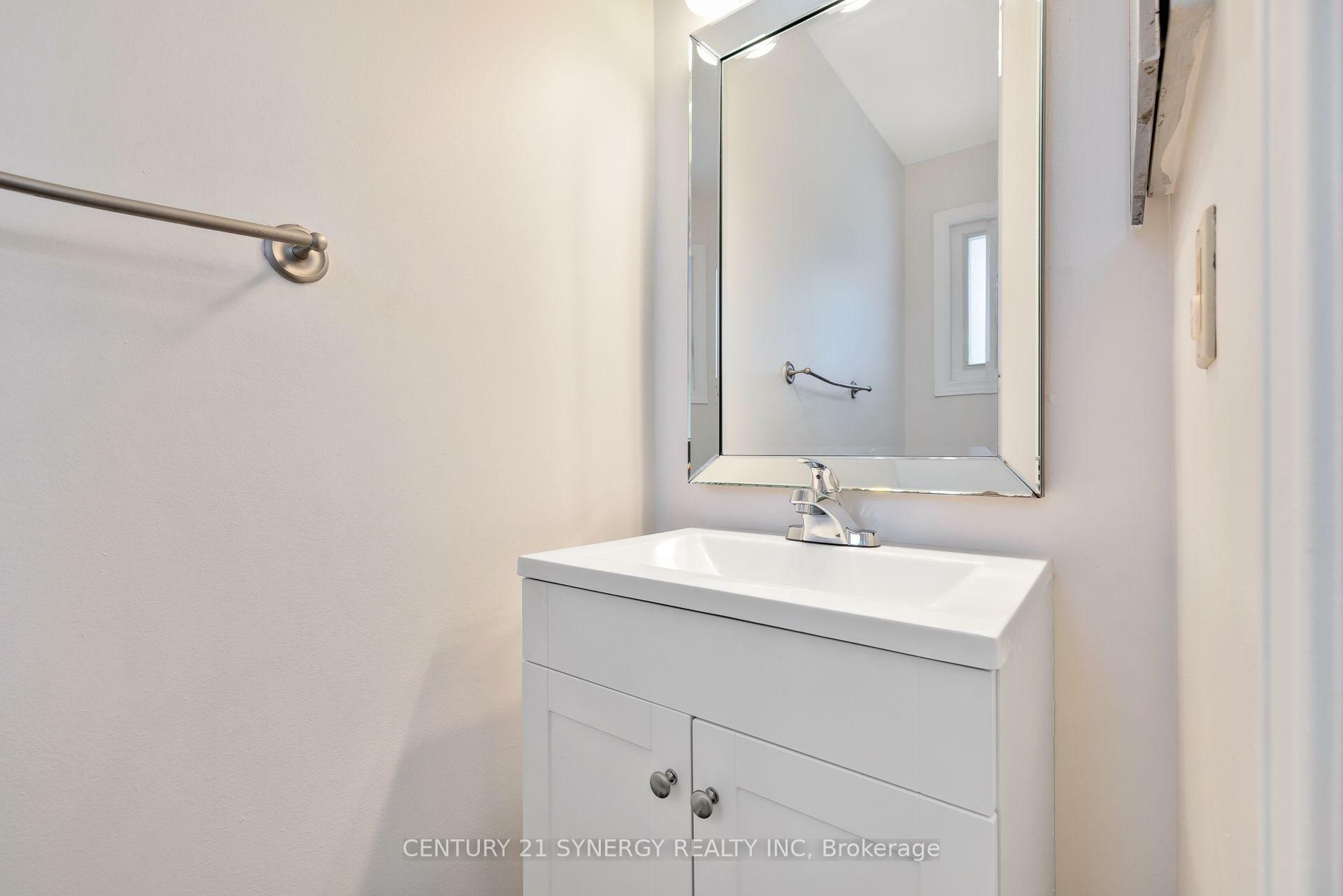 Property Photo: 861 Karsh Drive ON K1G 4T9