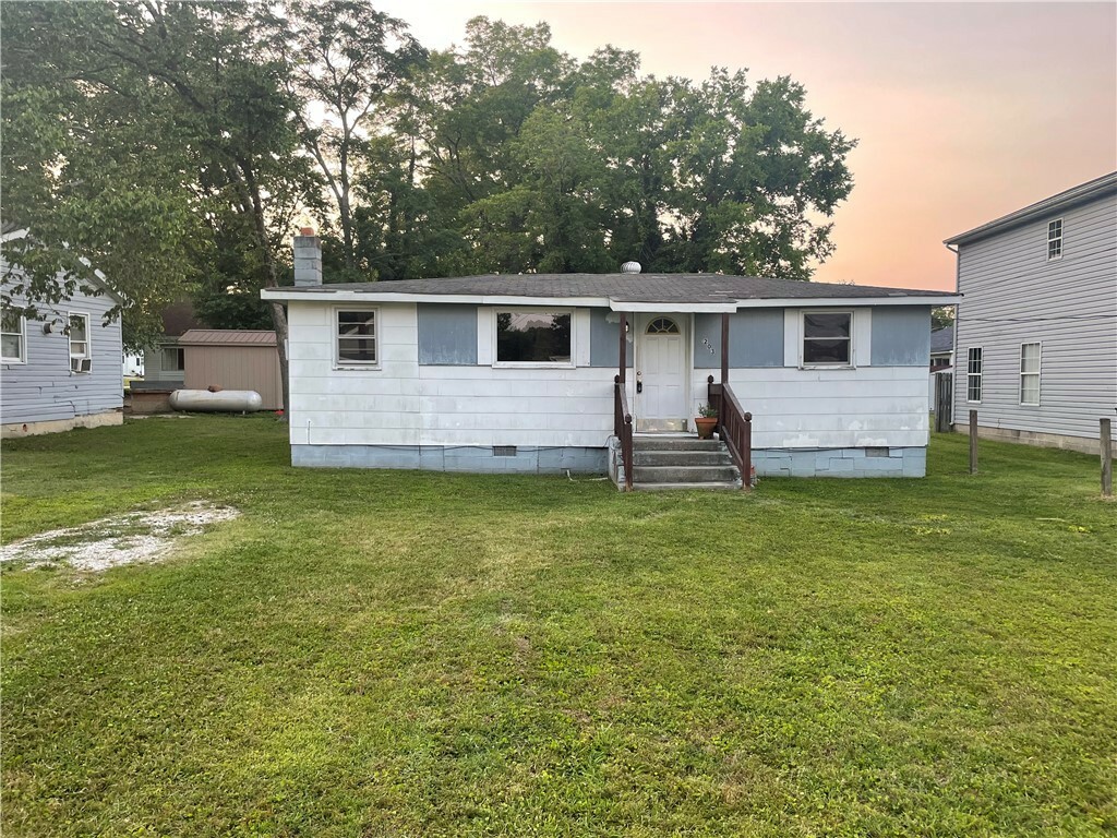 Property Photo: 203 Windsor Avenue VA 23430