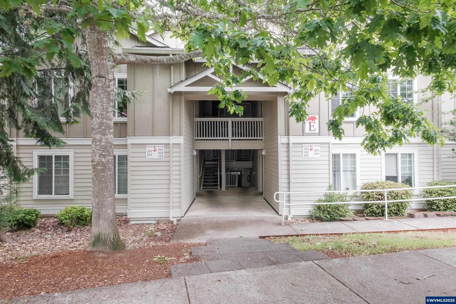 Property Photo: 6298 SW Grand Oaks (E-103) Dr OR 97333