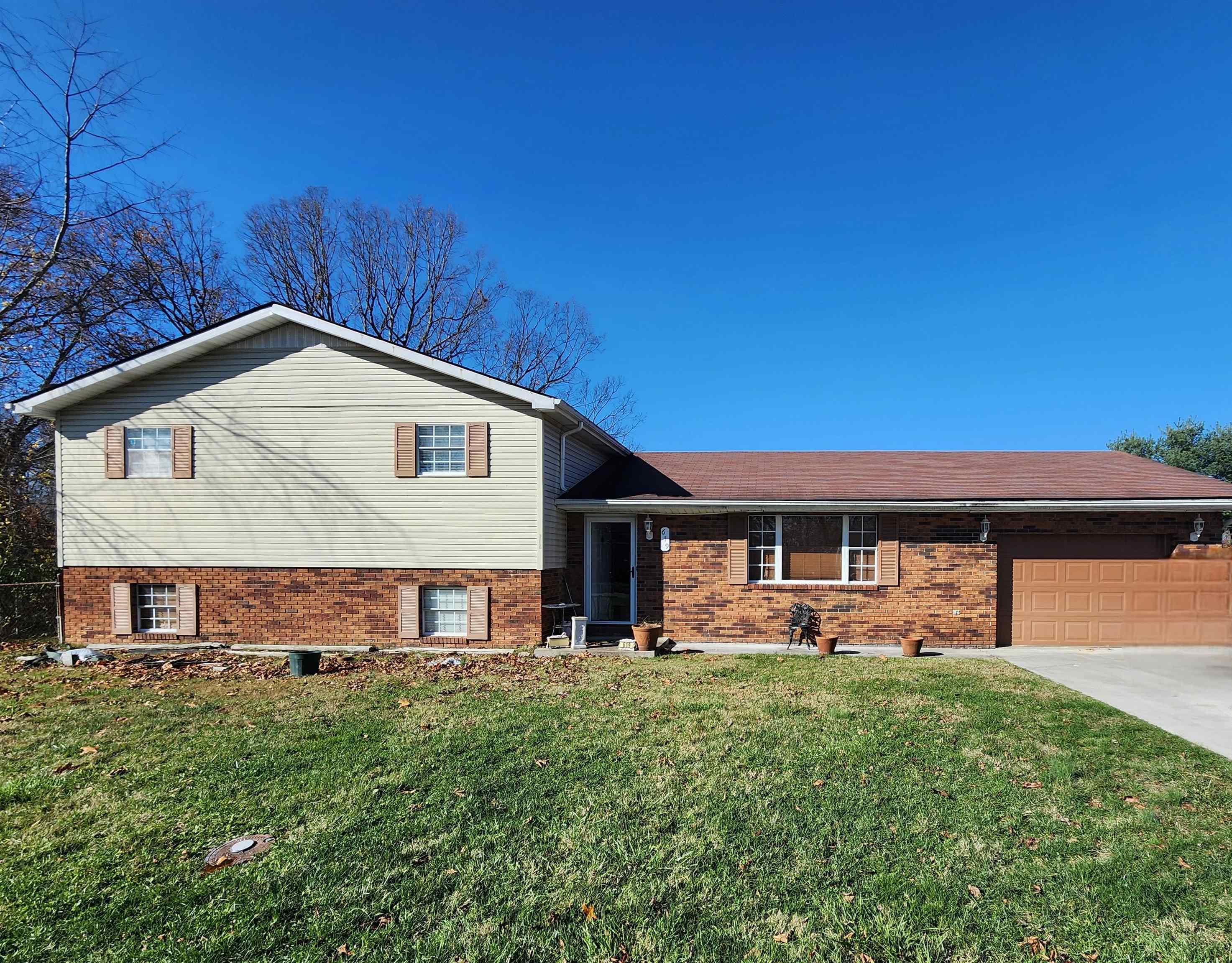 Property Photo: 619 W Greenhill Rd Road KY 41102-0000