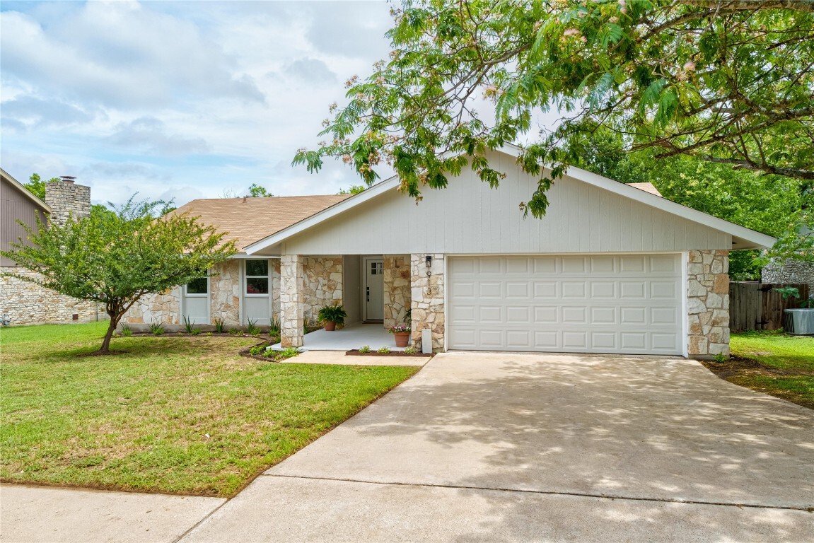 Property Photo:  913 Spring Tree Street  TX 78681 