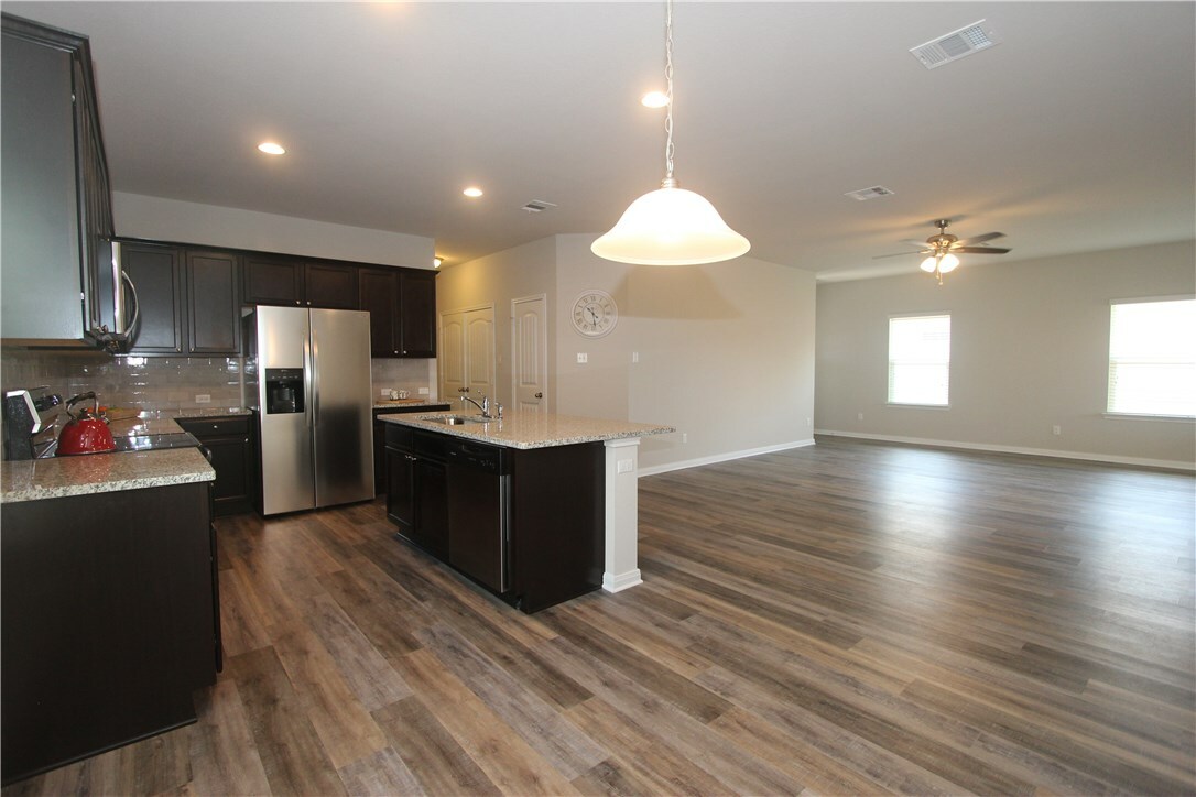 Property Photo: 1066 Gaelic Drive TX 78626