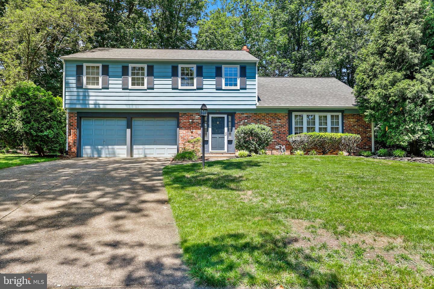 Property Photo: 202 Horse Shoe Court NJ 08034