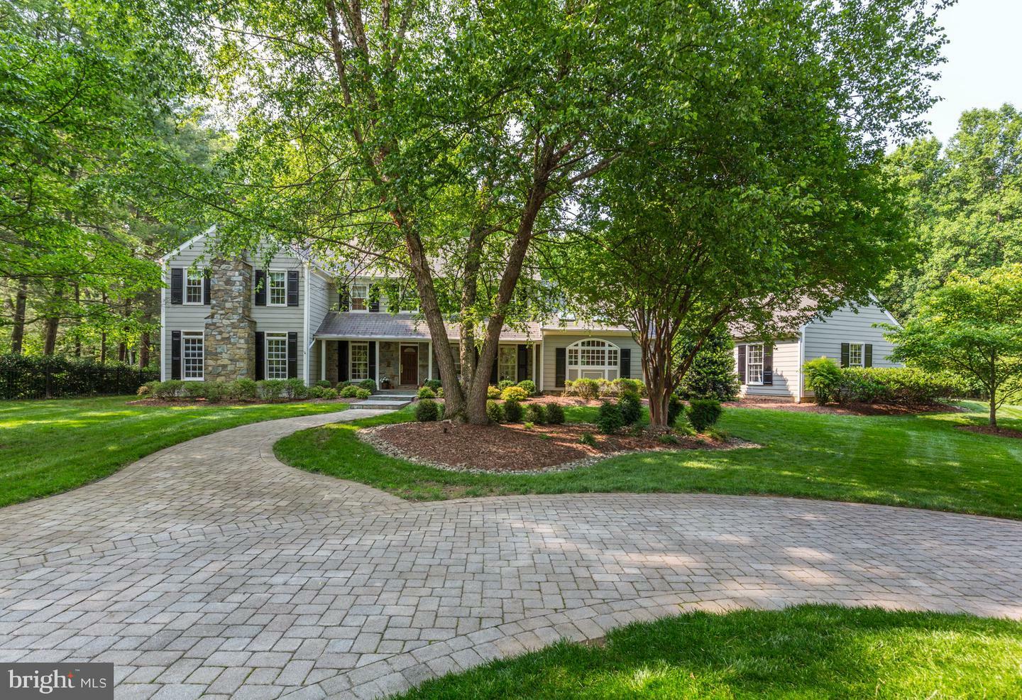 Property Photo: 9203 Oaklyn Terrace MD 20854
