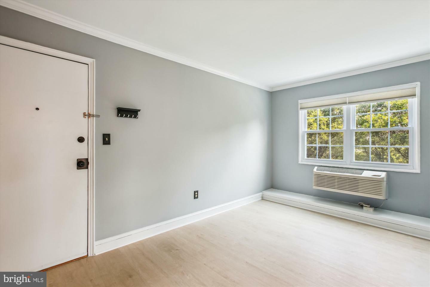 Property Photo: 2237 Farrington Avenue 301 VA 22303