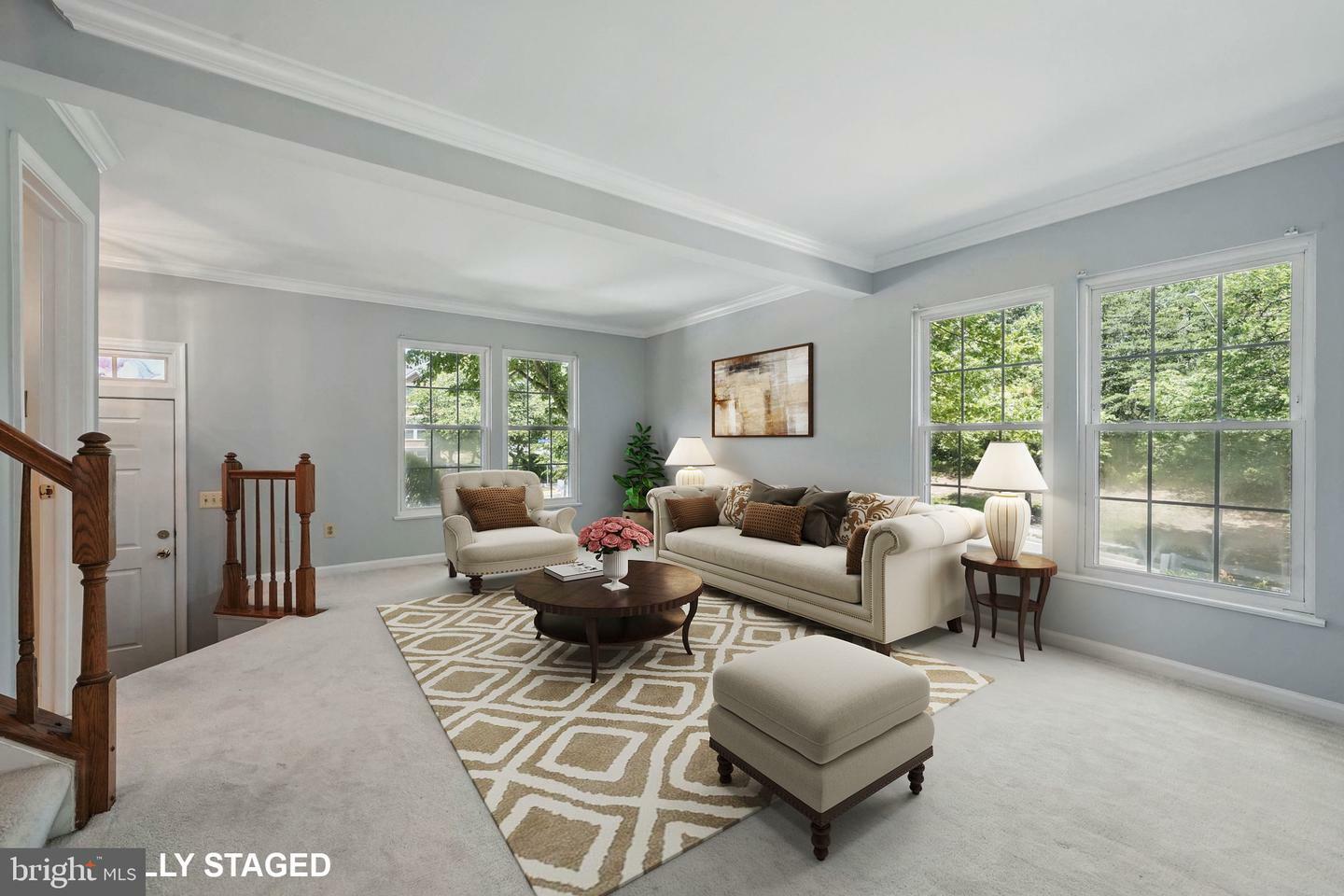 Property Photo: 7320 Hartshorne Square VA 22315