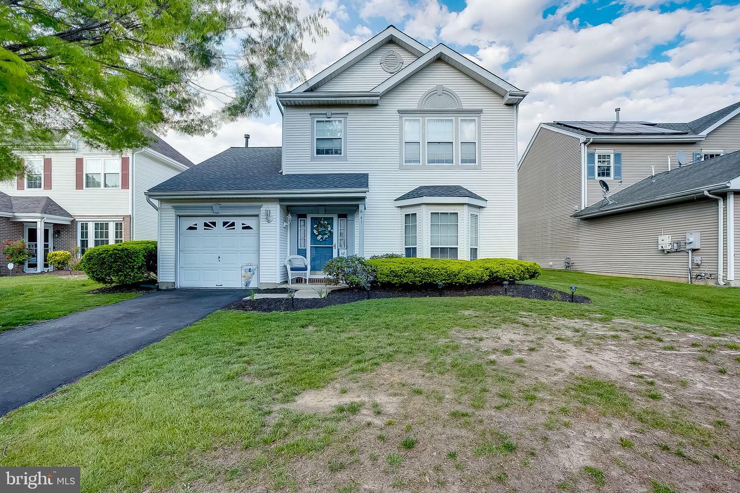 Property Photo:  41 Arrowhead Drive  NJ 08016 