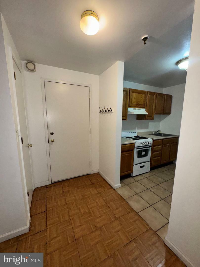 Property Photo: 1324 Locust Street 211 PA 19107