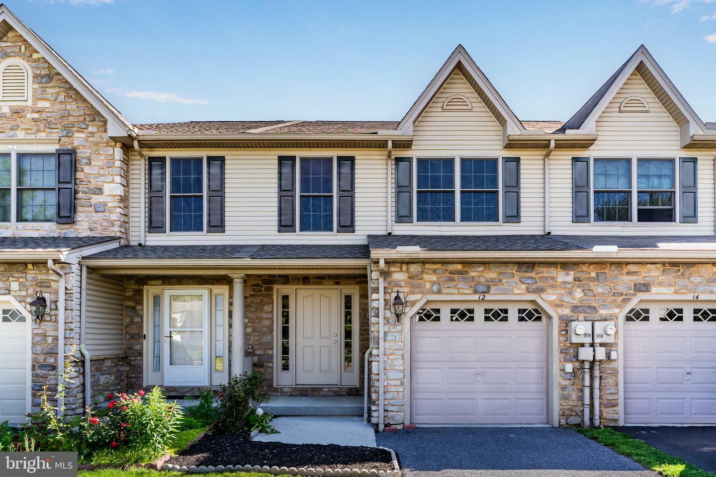 12 Nottingham Drive  Mechanicsburg PA 17050 photo