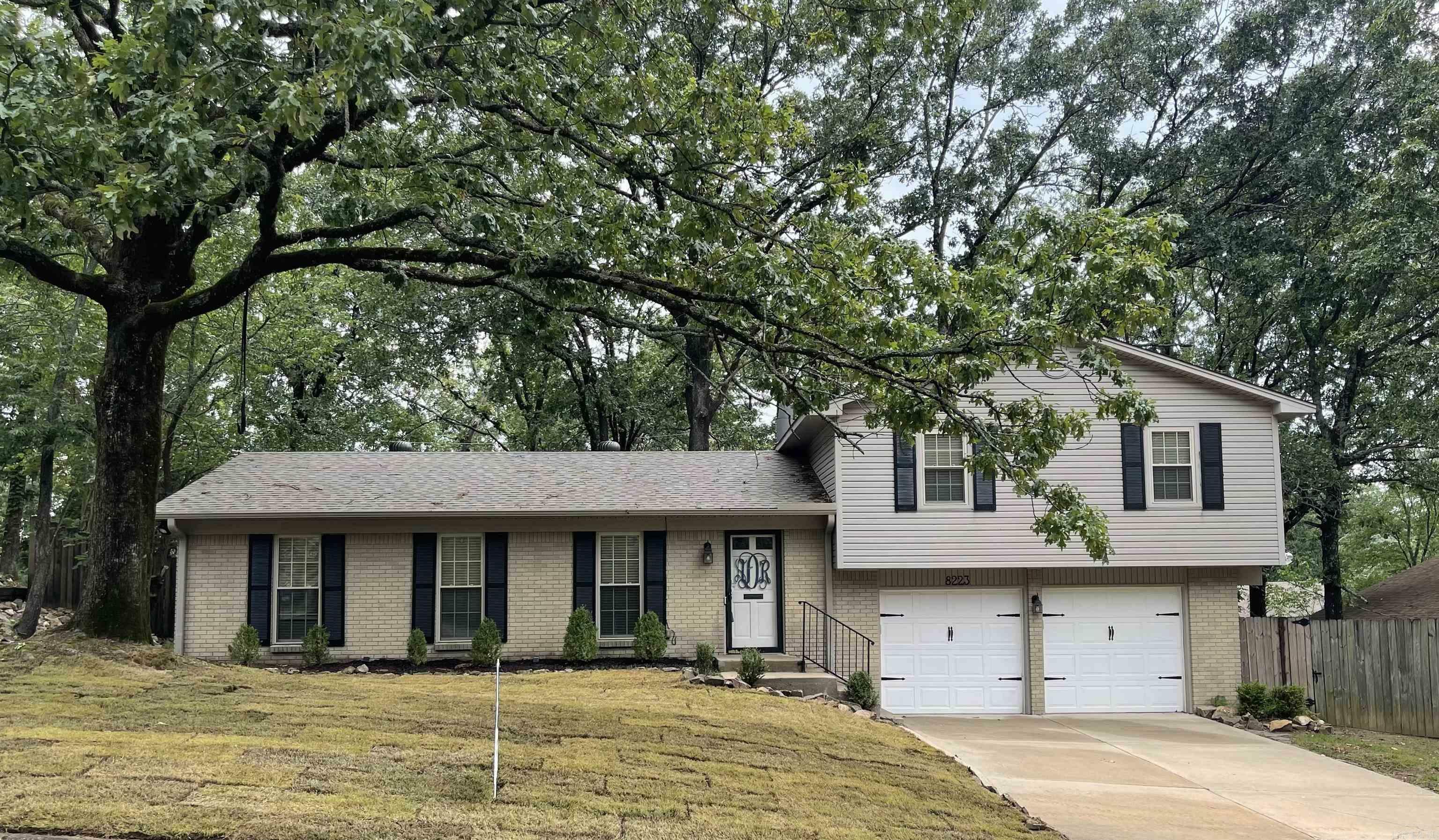 Property Photo: 8223 Leatrice Drive AR 72227