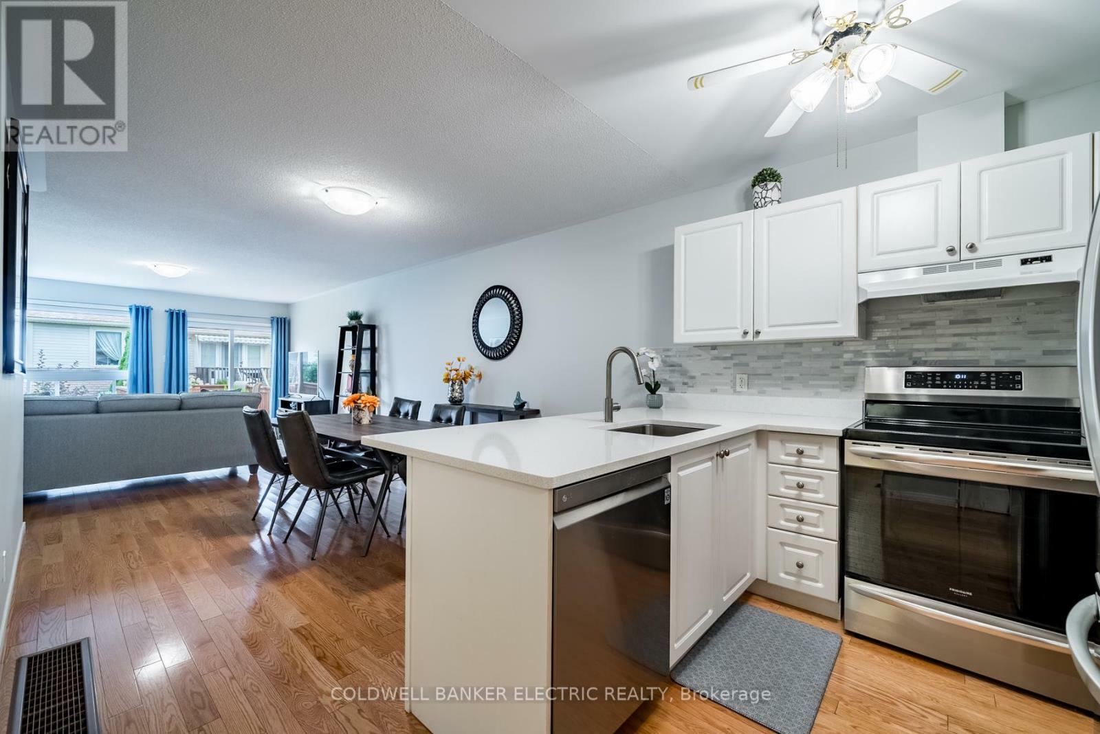 Property Photo: 861 Wentworth Street 10 ON K9J 8R7