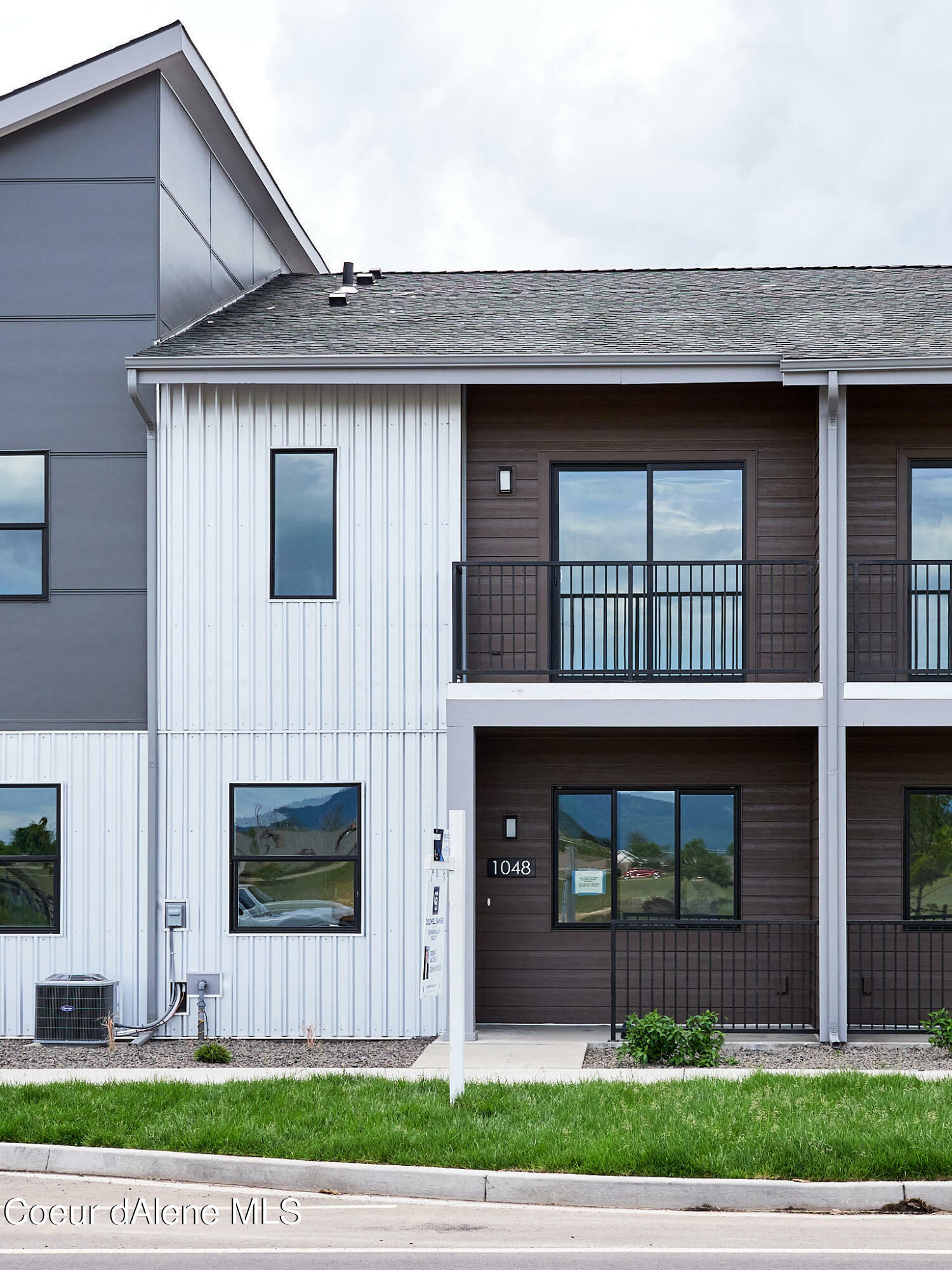 Property Photo: 1048 E 4th Avenue ID 83854