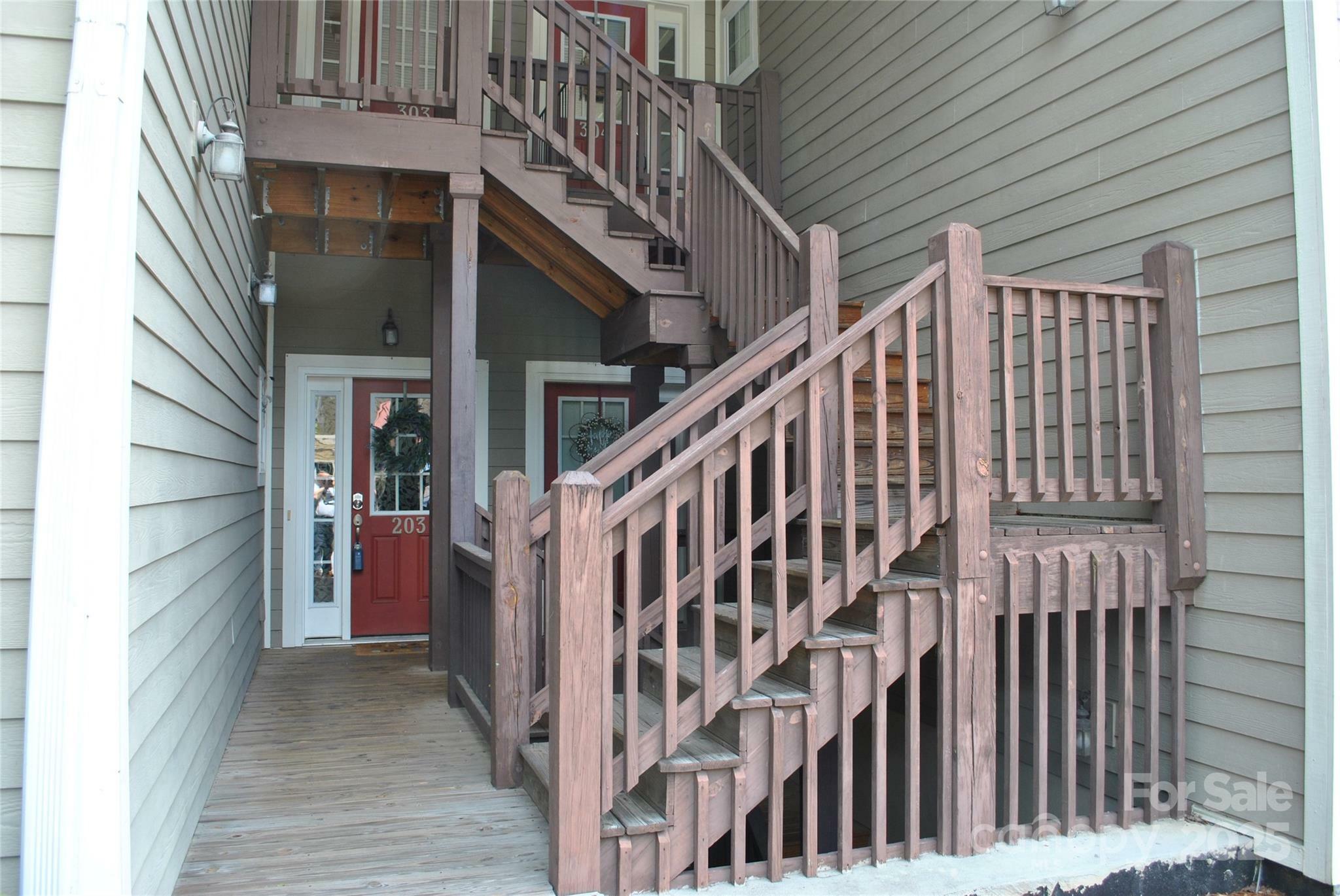 Property Photo:  20 Foxden Drive 203  NC 28732 